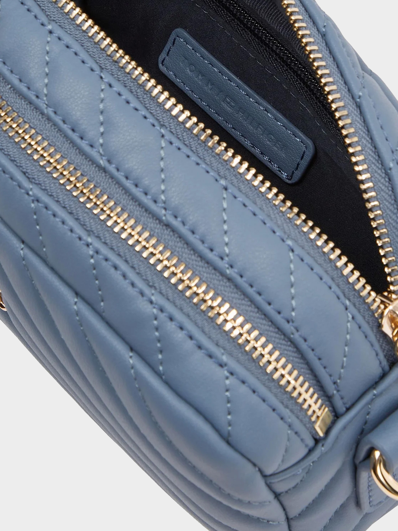 Сумки Tommy Hilfiger модель AW0AW17011-C0Z Фото