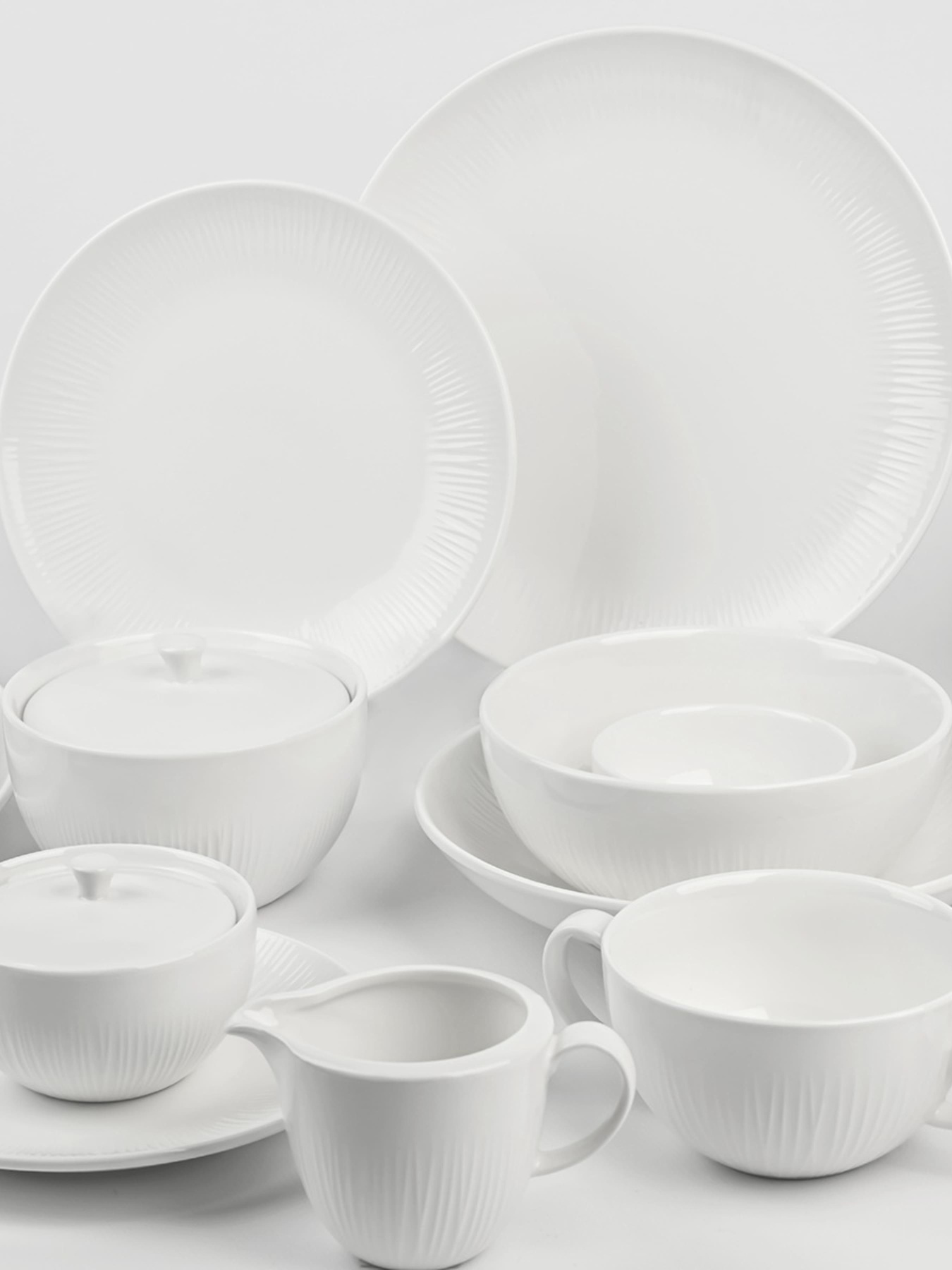 Тарелка "Луч" белая MBM MY HOME модель KP-109 WHITE Фото