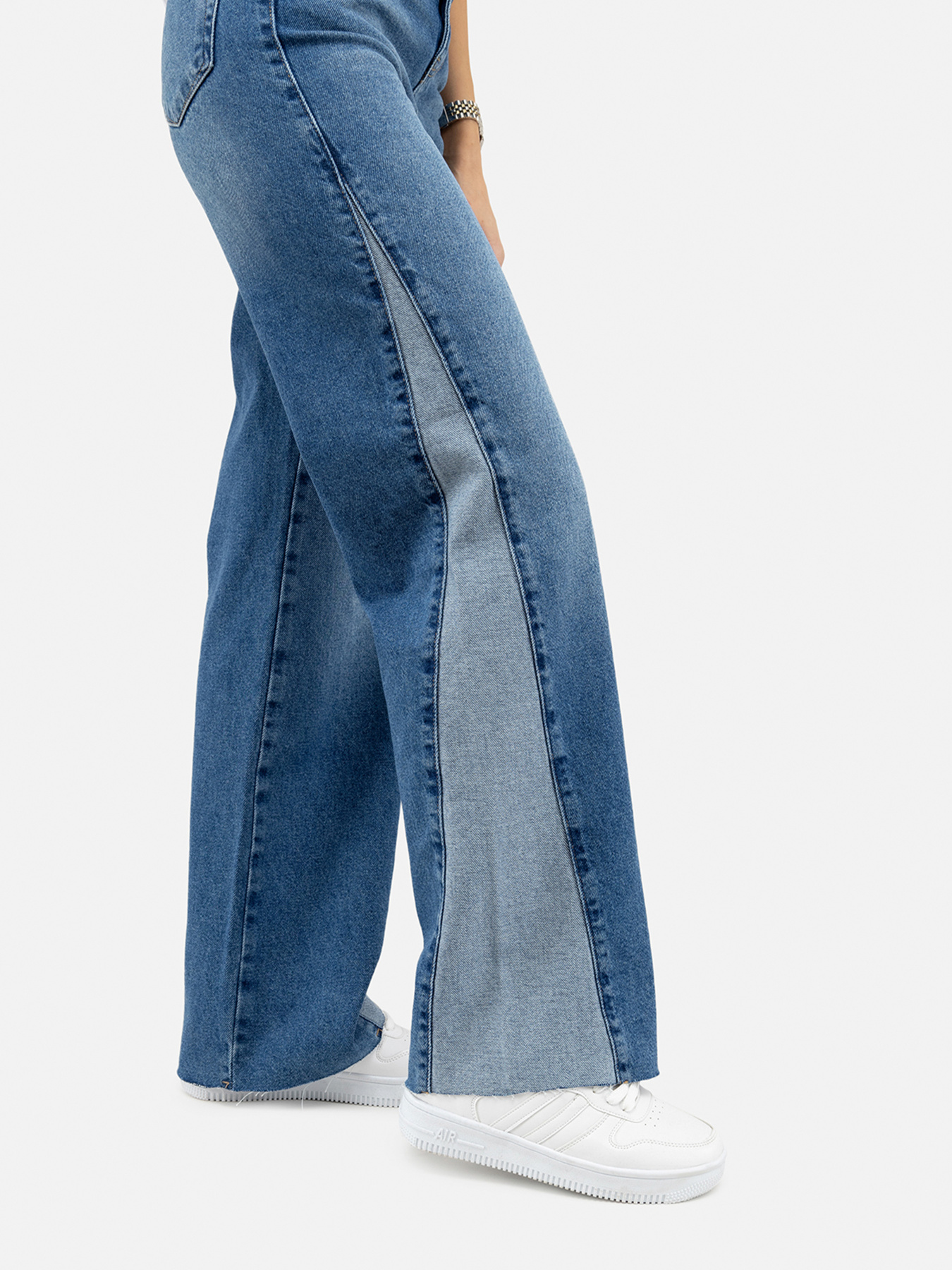 Джинсы YUKI модель ЦБ-00247196 Джинсы YUKI модель ЦБ-00247196 Фото