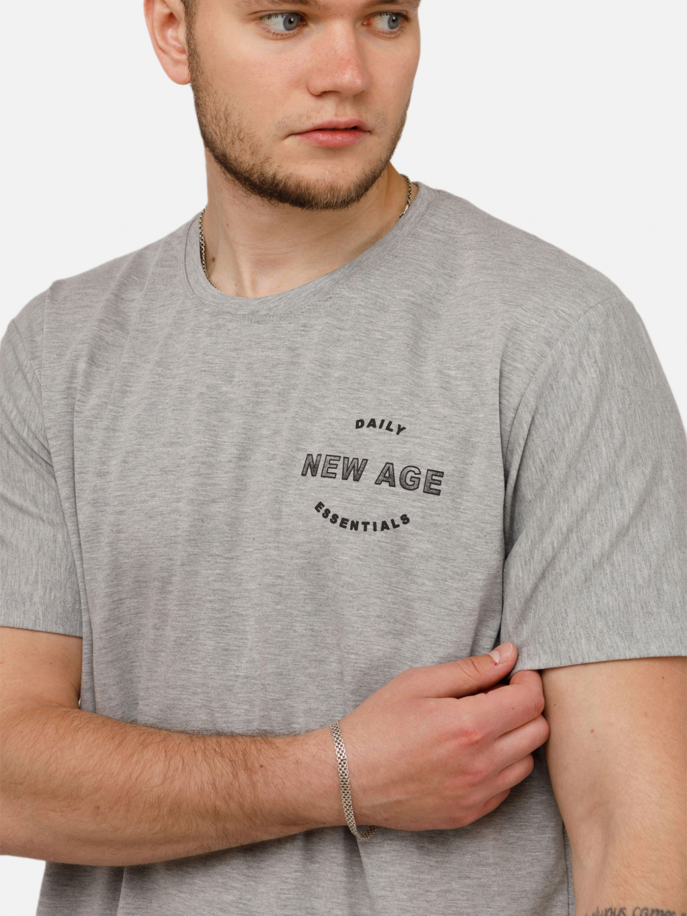 Футболка YUKI модель ЦБ-00250768 Футболка YUKI модель ЦБ-00250768 Фото