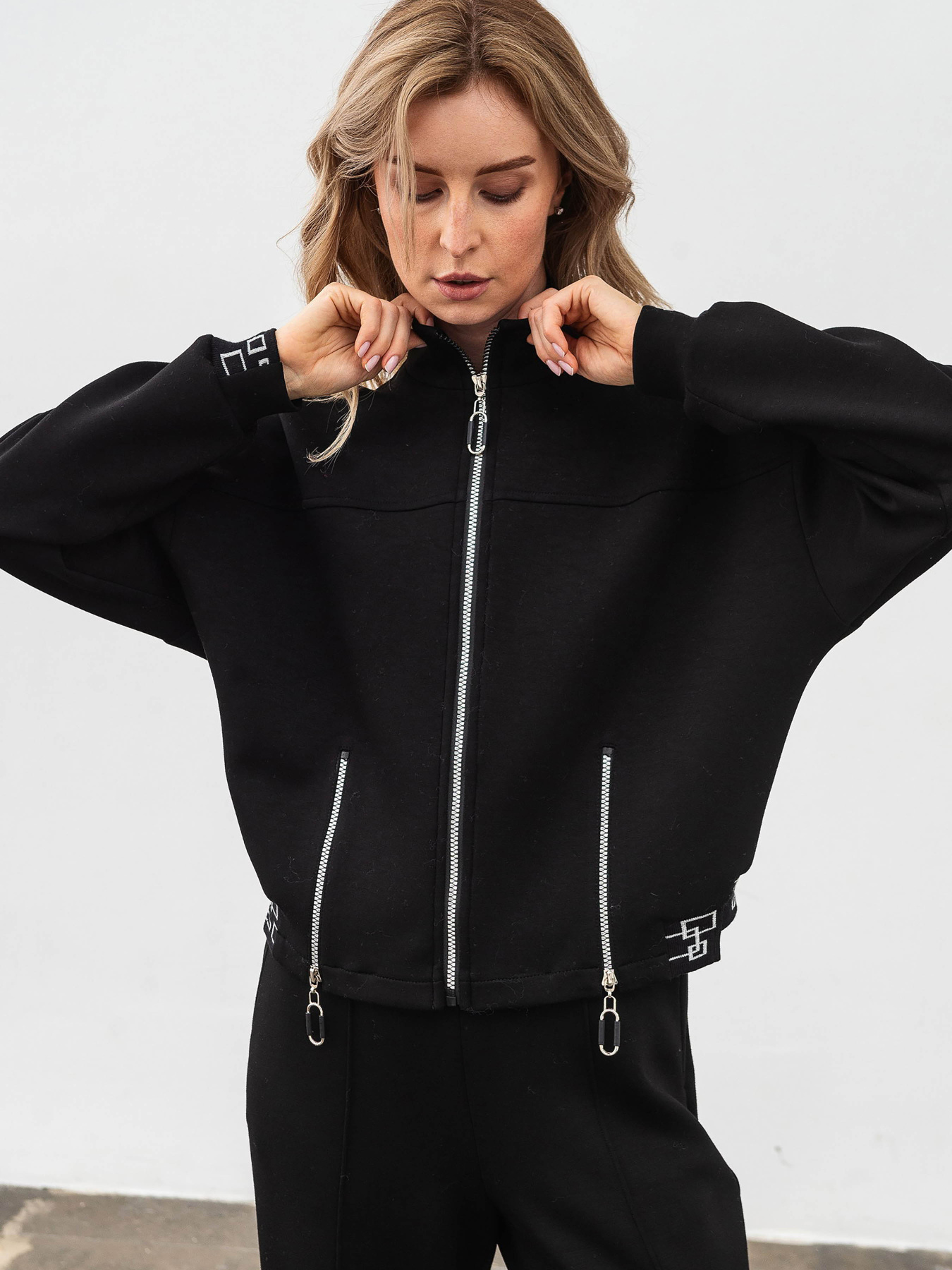 Куртки Lesia модель Nembus01BlackWJCKTLS Фото