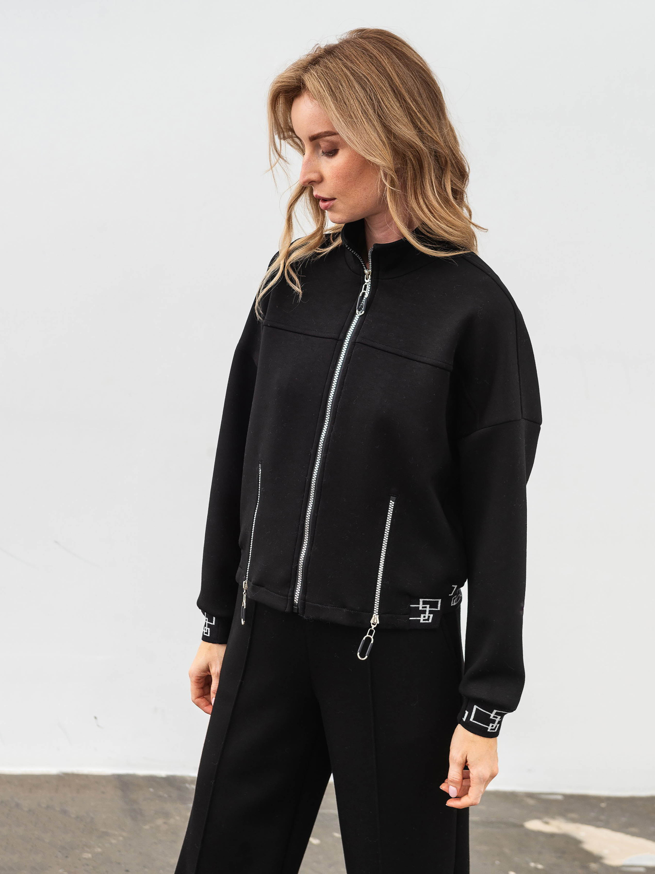 Куртки Lesia модель Nembus01BlackWJCKTLS Фото