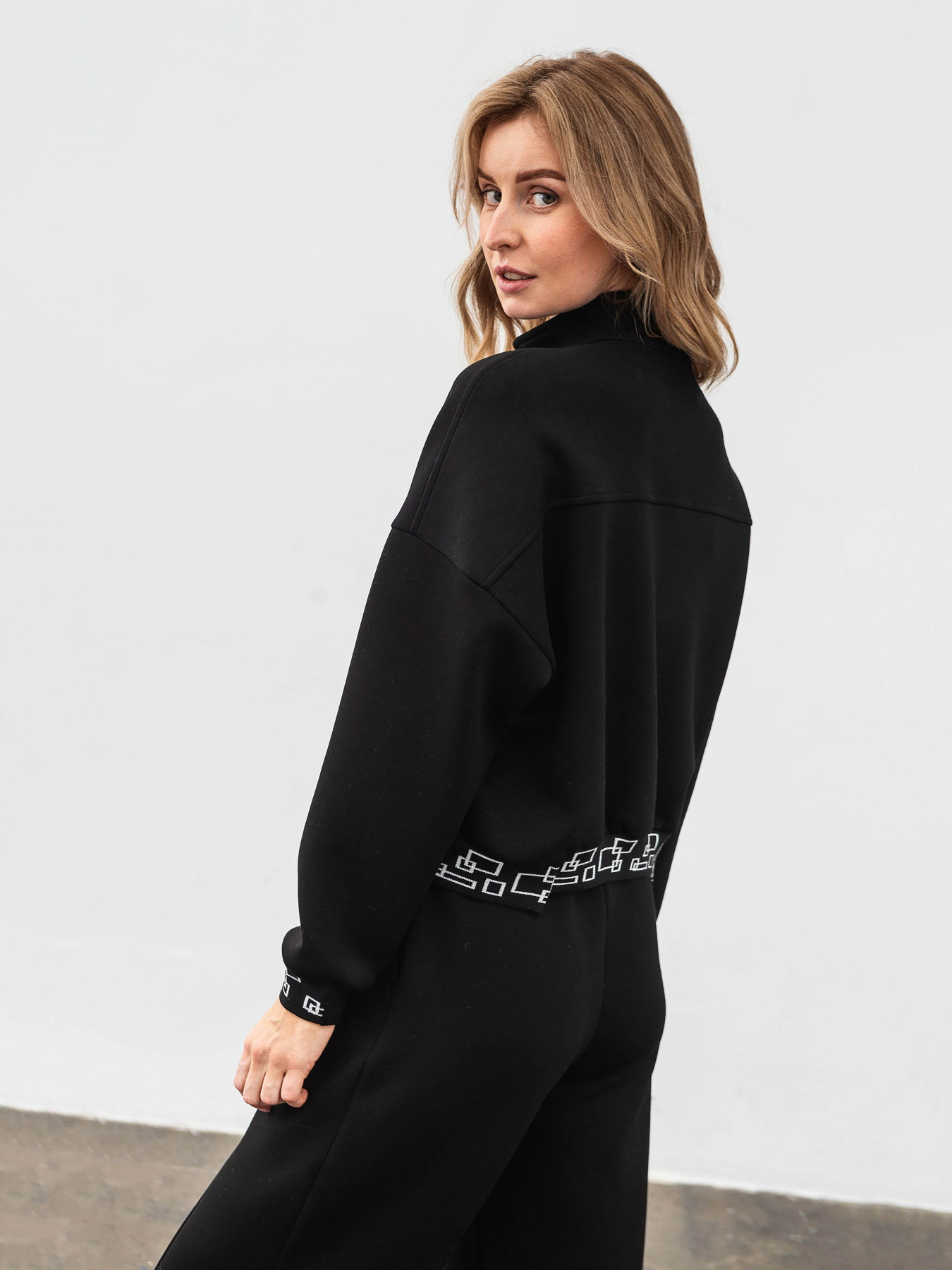 Куртки Lesia модель Nembus01BlackWJCKTLS Фото