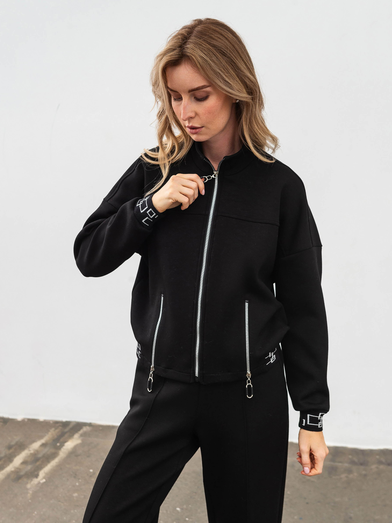 Куртки Lesia модель Nembus01BlackWJCKTLS Фото