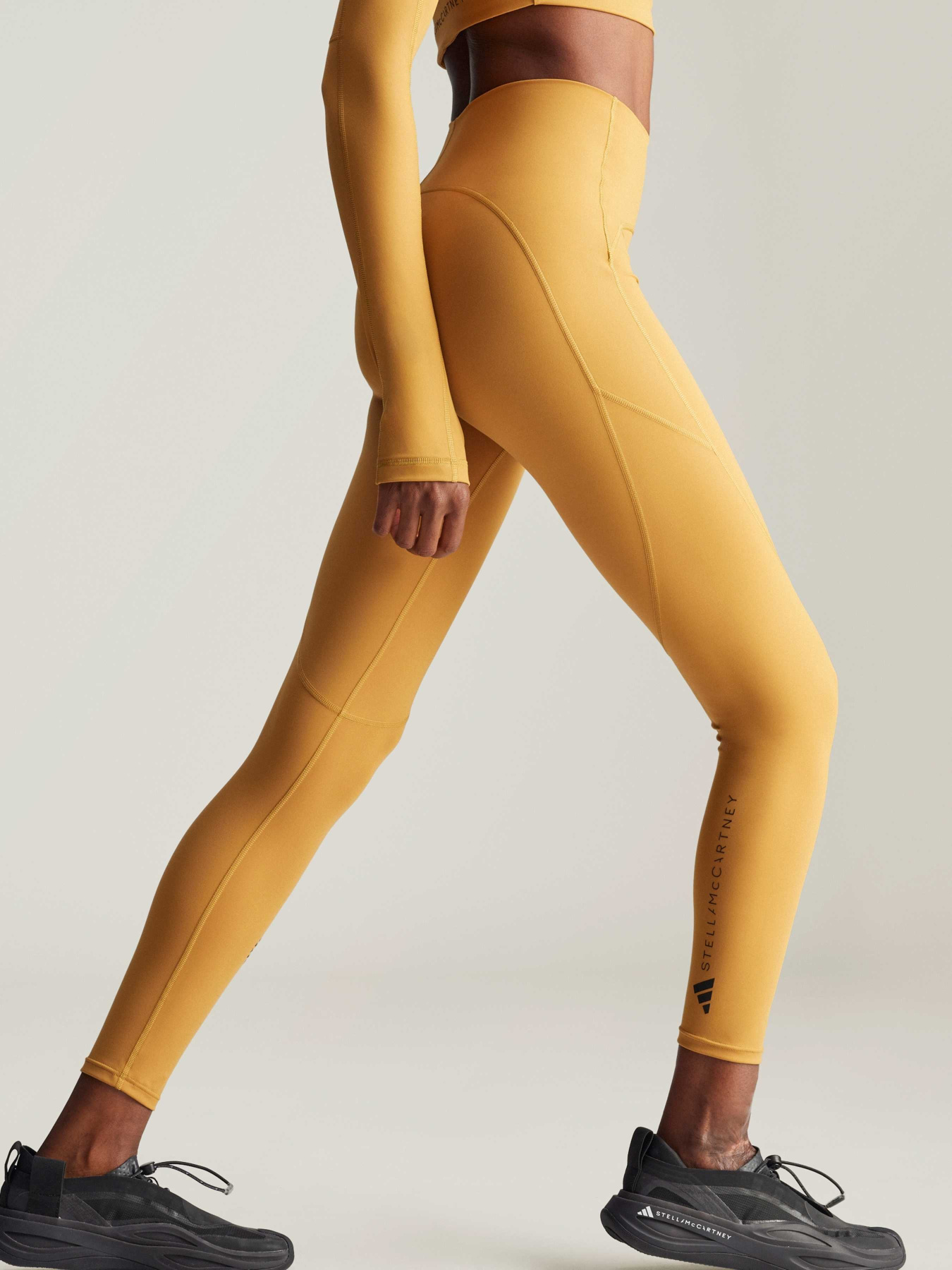 Спортивні леггінси Adidas модель IY3428 Фото