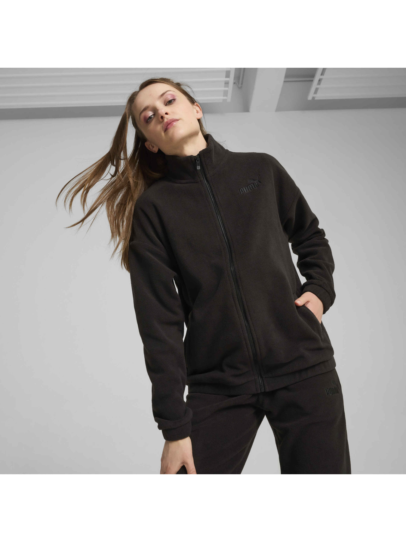 Кофта PUMA Ess Elevated Jacket модель 681531 Фото