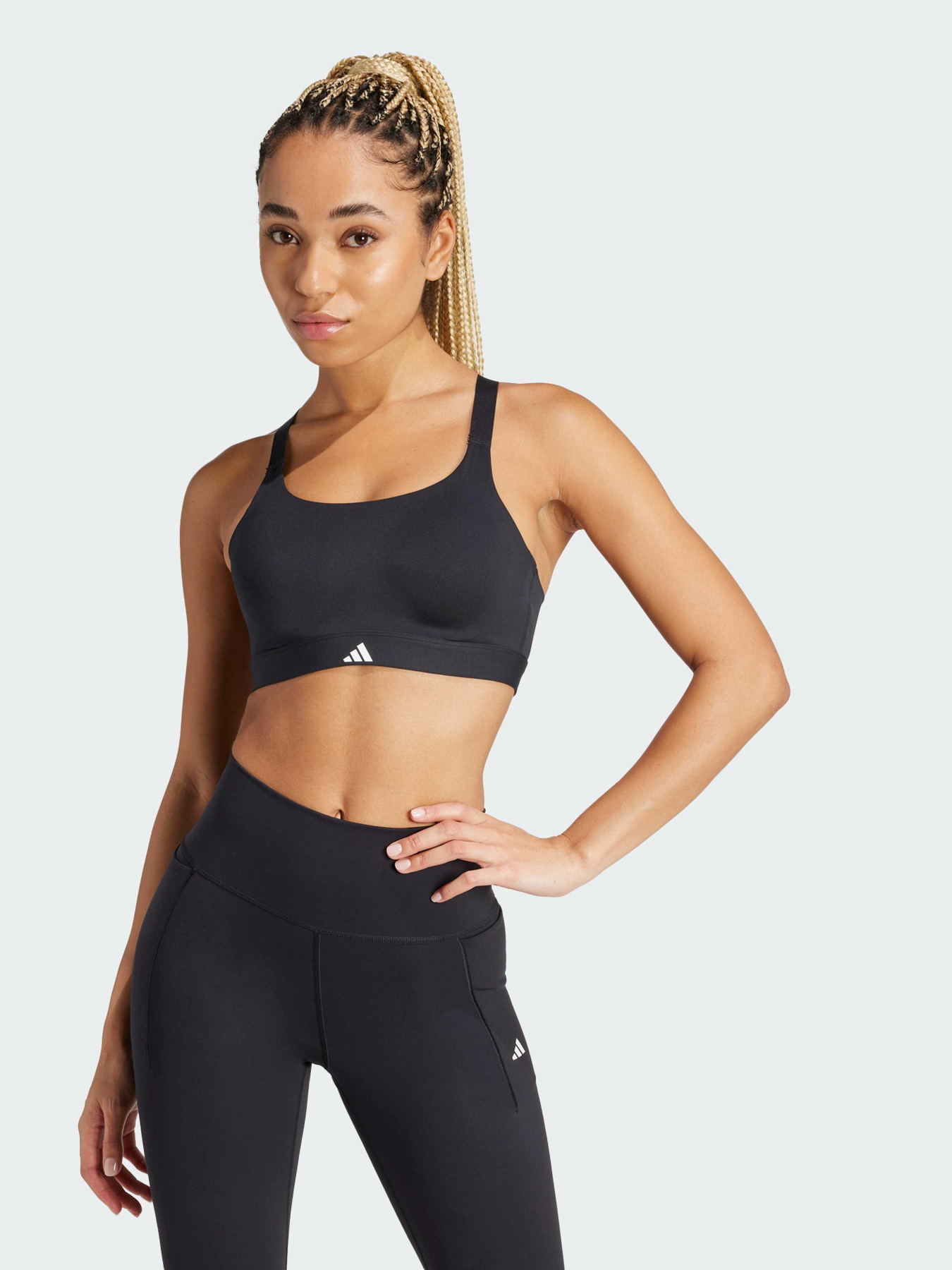 Топ спортивный Adidas модель IQ3349 Фото