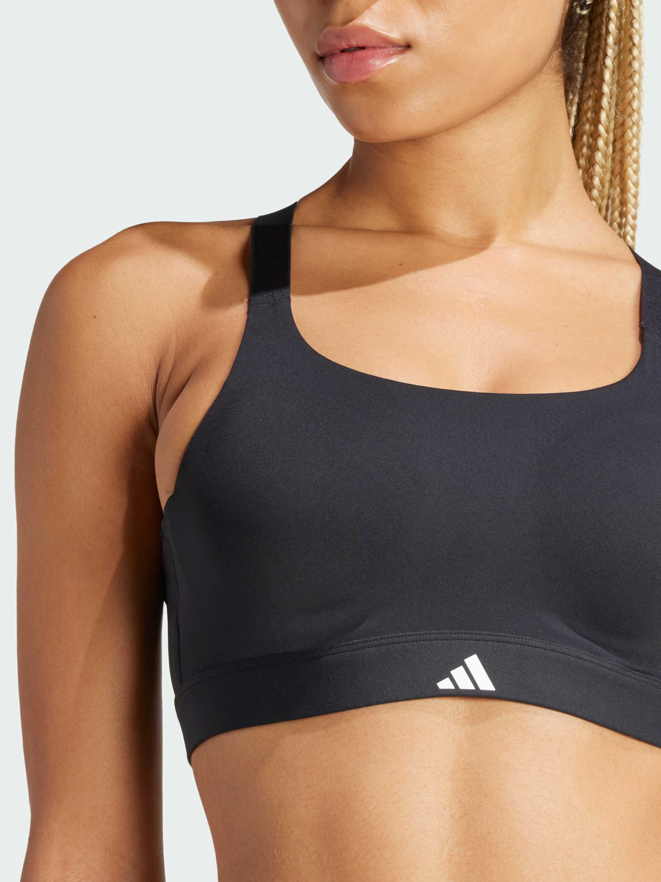 Спортивный топ Adidas модель IQ3349 Фото