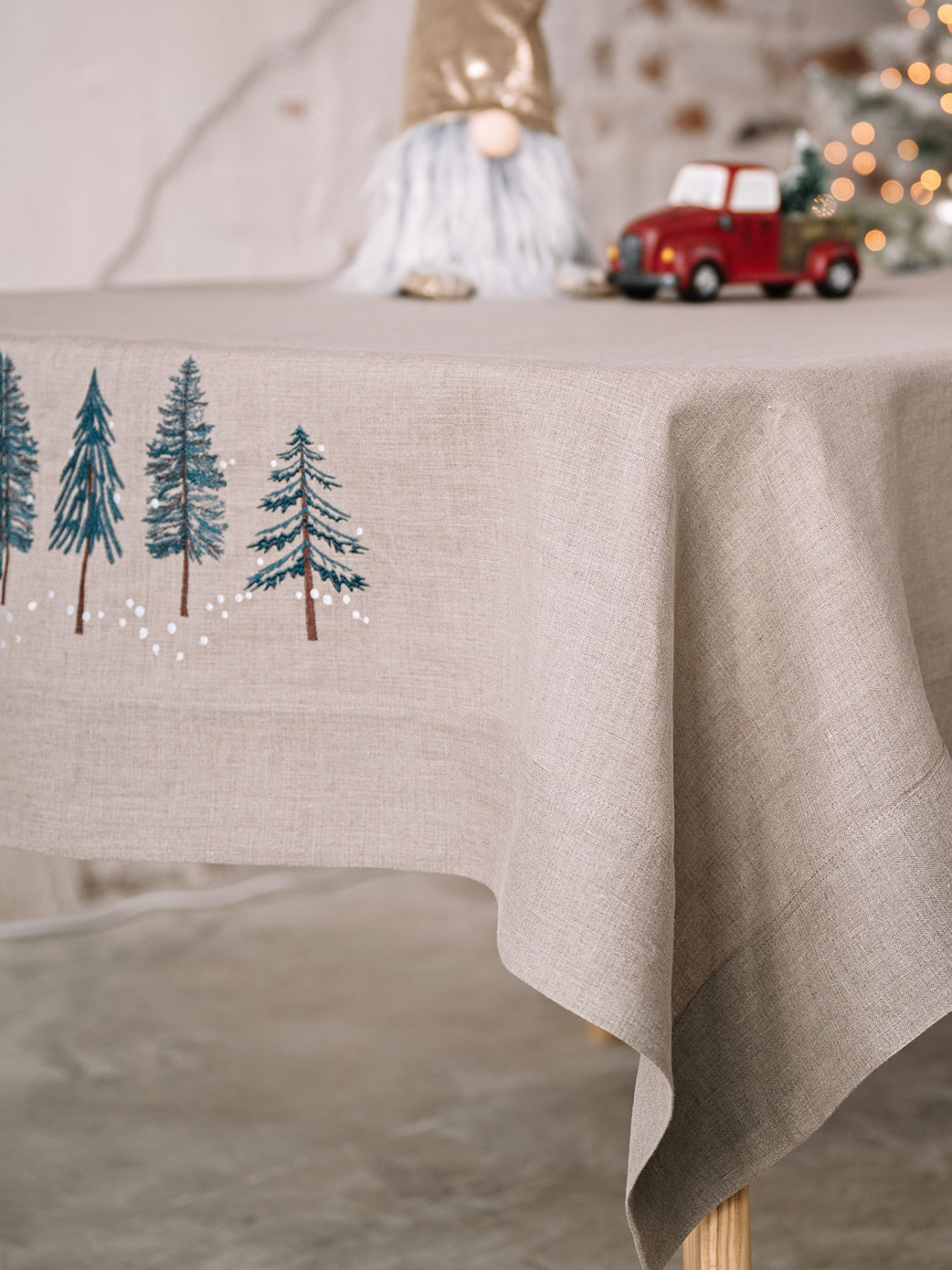 Новорічна скатертина "Ялинки" Едельвіка модель 239-23-08 Фото