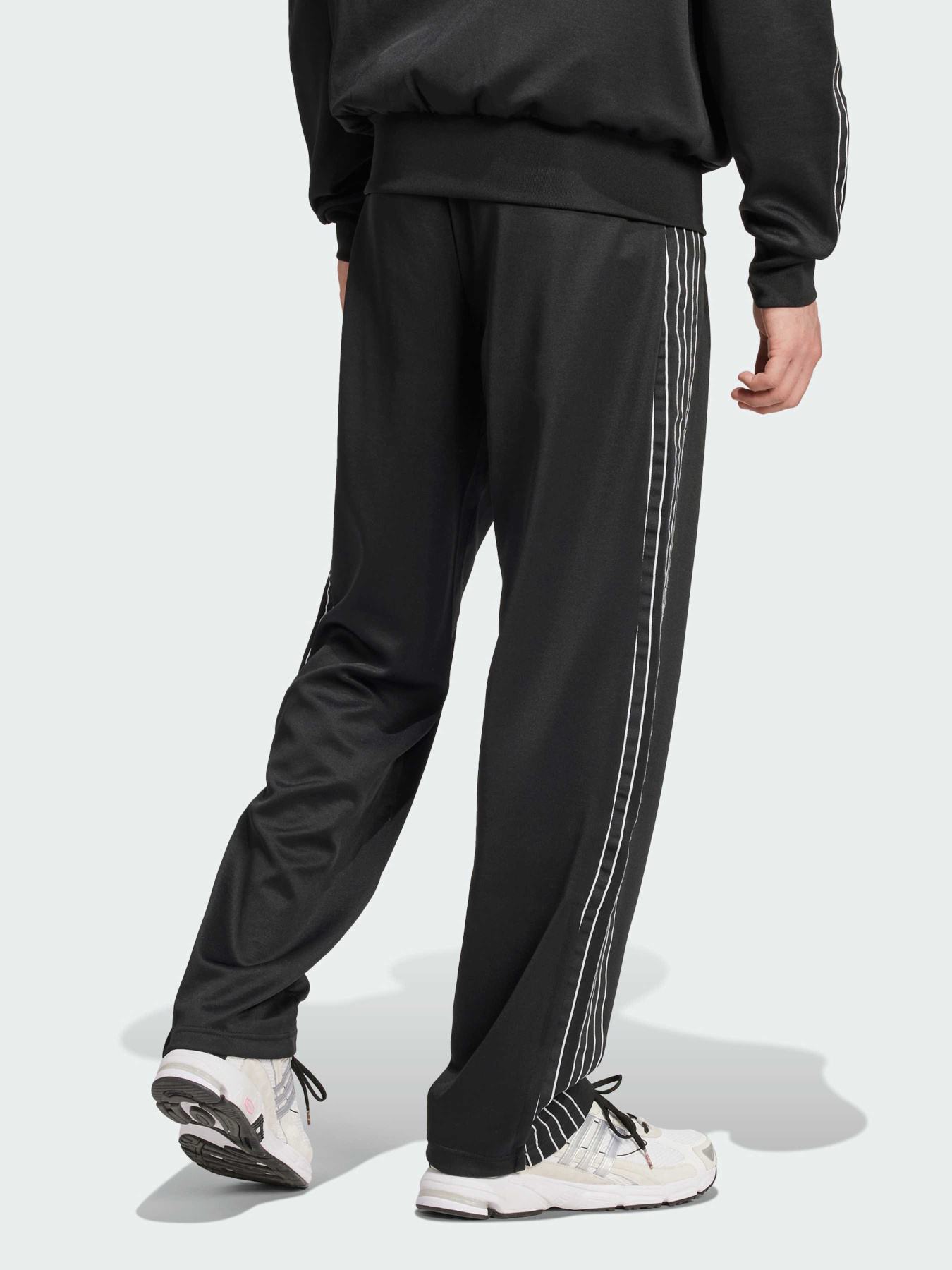 Брюки повседневные Adidas Adicolor модель IY4891 Фото