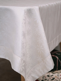 Новорічна скатертина "Сніжинки" Едельвіка модель 247-23-00 Фото