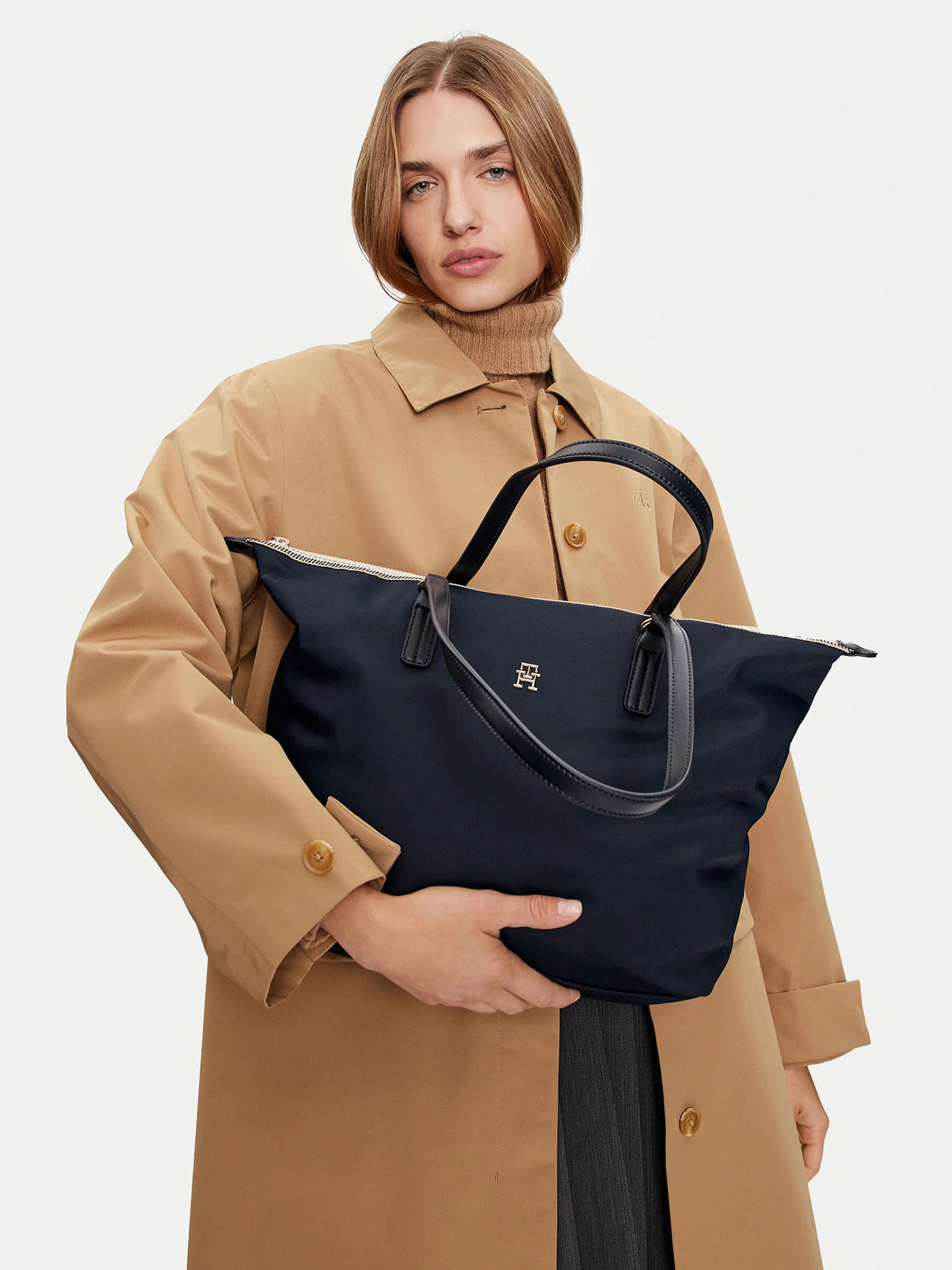 Сумки Tommy Hilfiger модель AW0AW16480-DW6 Фото