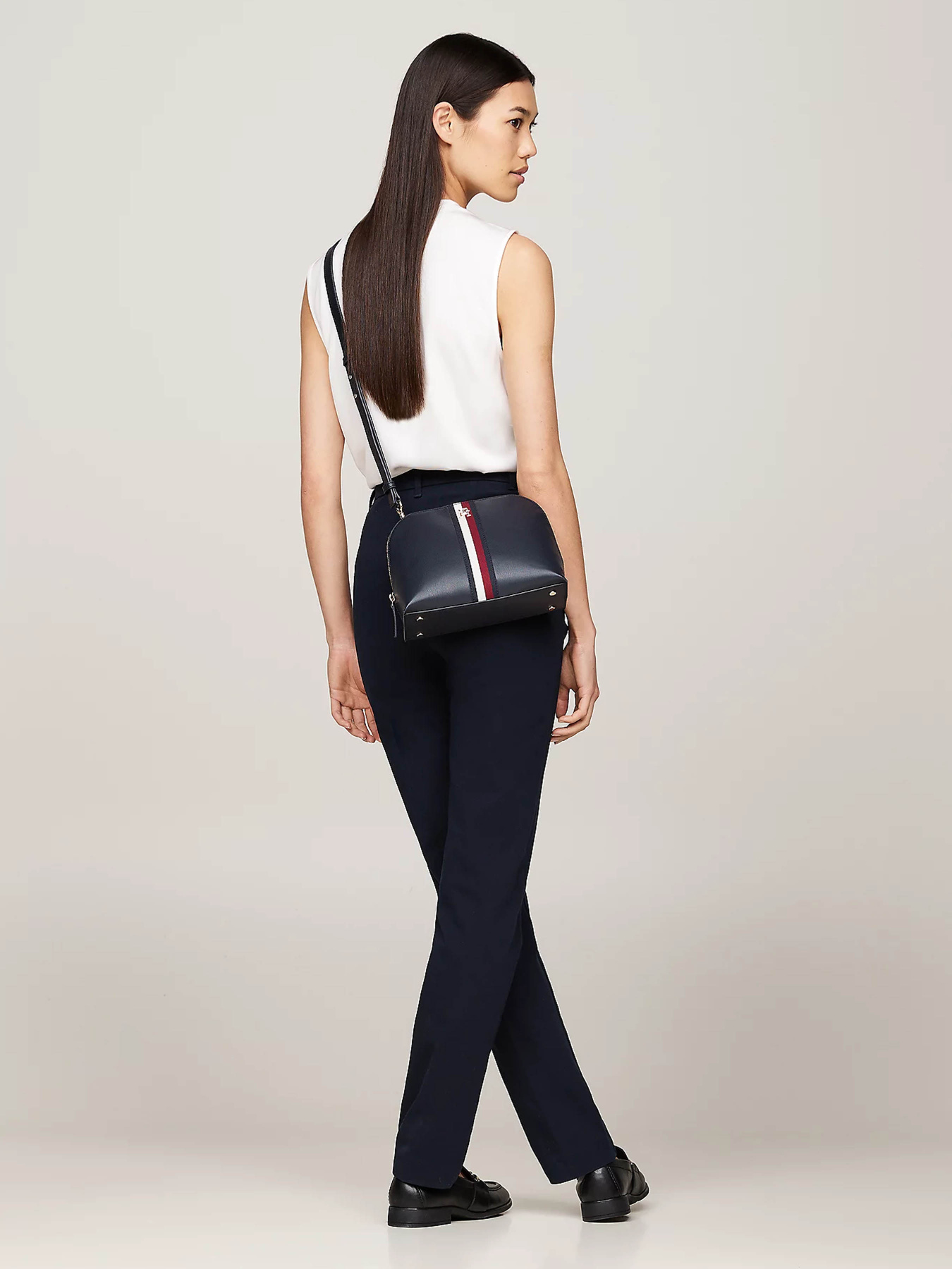 Сумки Tommy Hilfiger модель AW0AW17065-DW6 Фото