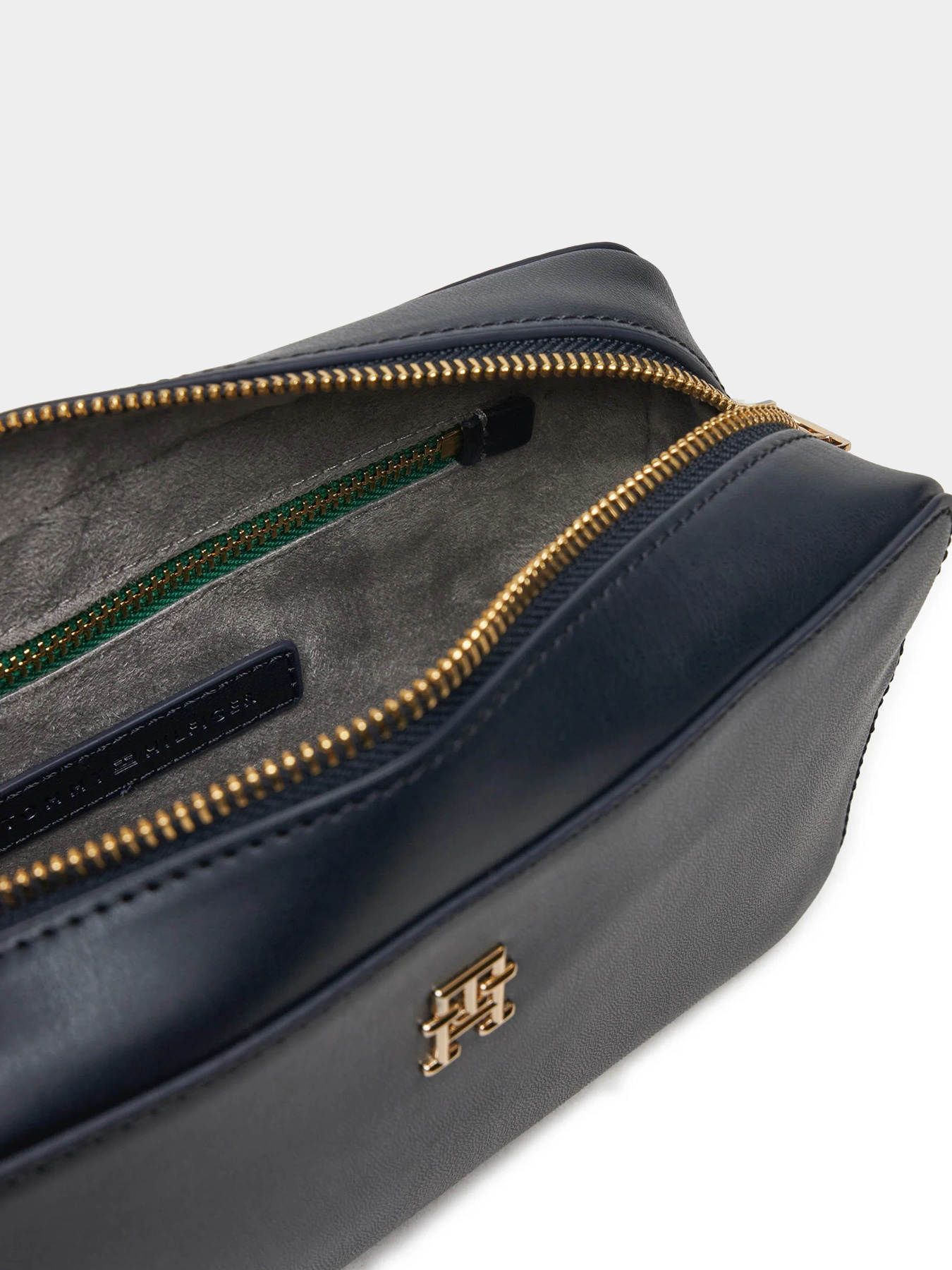Сумки Tommy Hilfiger модель AW0AW16439-DW6 Фото