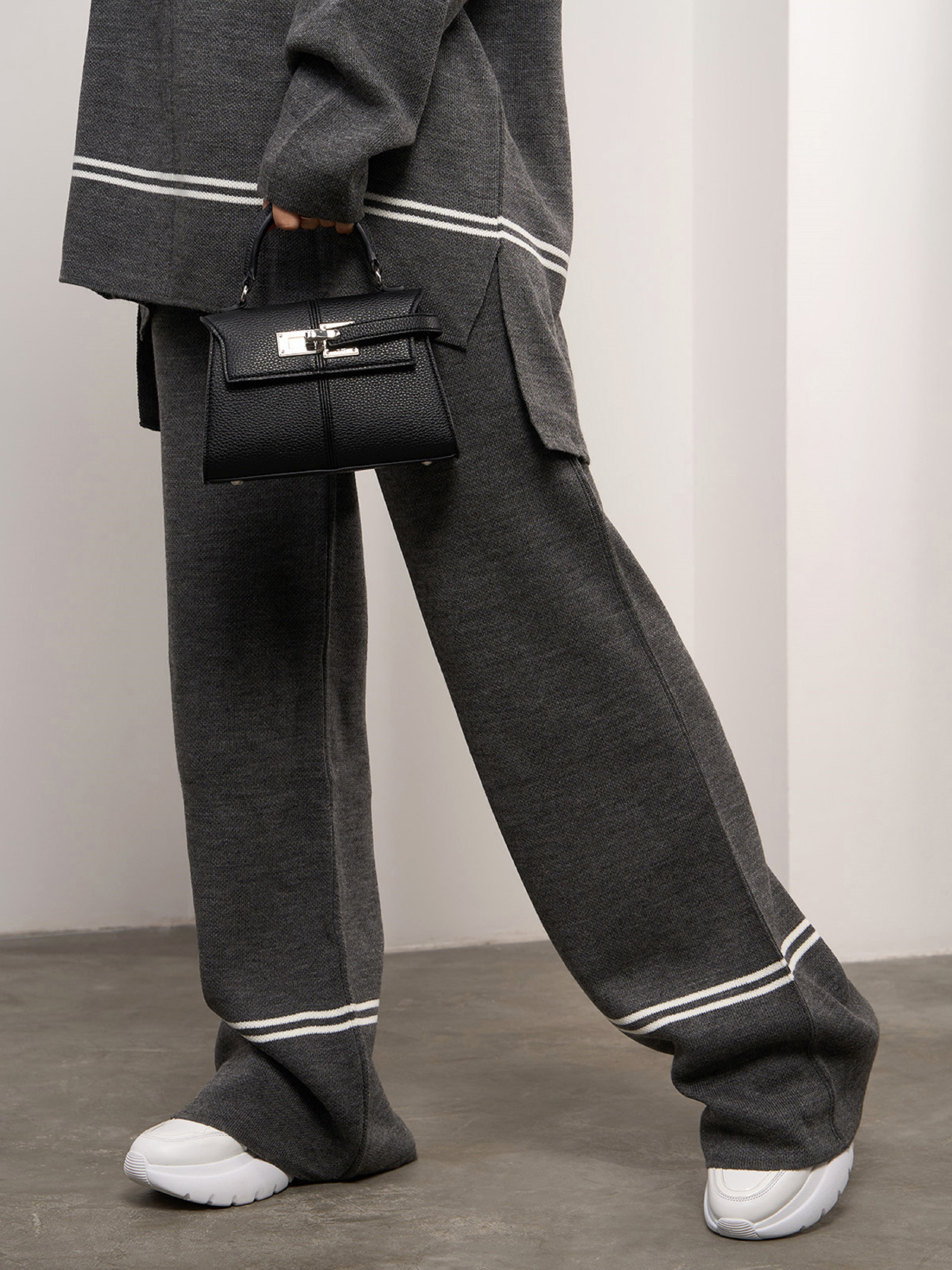 Костюм ISSA Plus модель WN20-690_темно_серый Фото