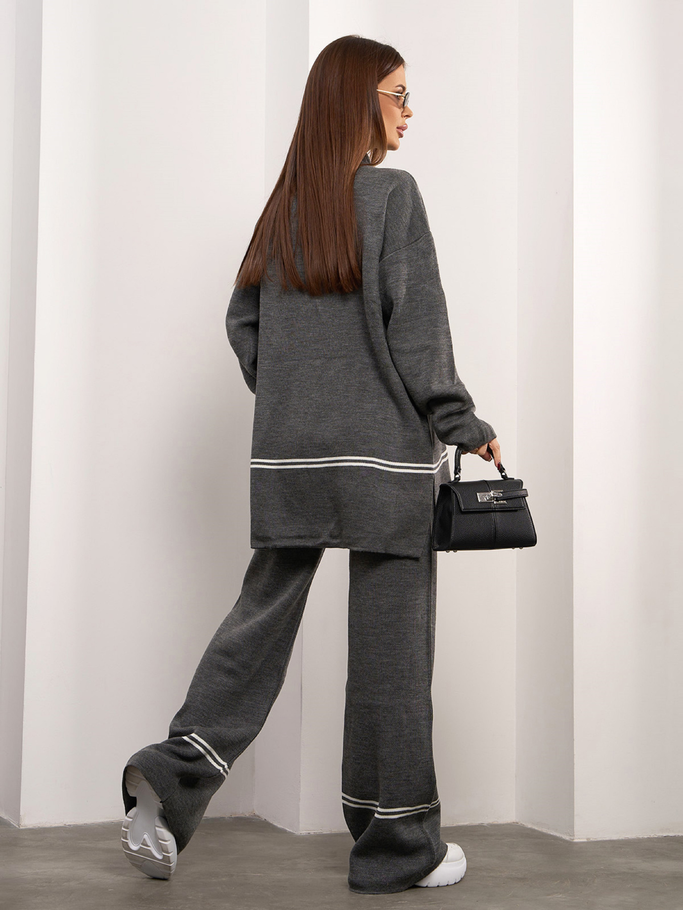 Повсякденний костюм ISSA Plus модель WN20-690_темно_серый Повсякденний костюм ISSA Plus модель WN20-690_темно_серый Фото