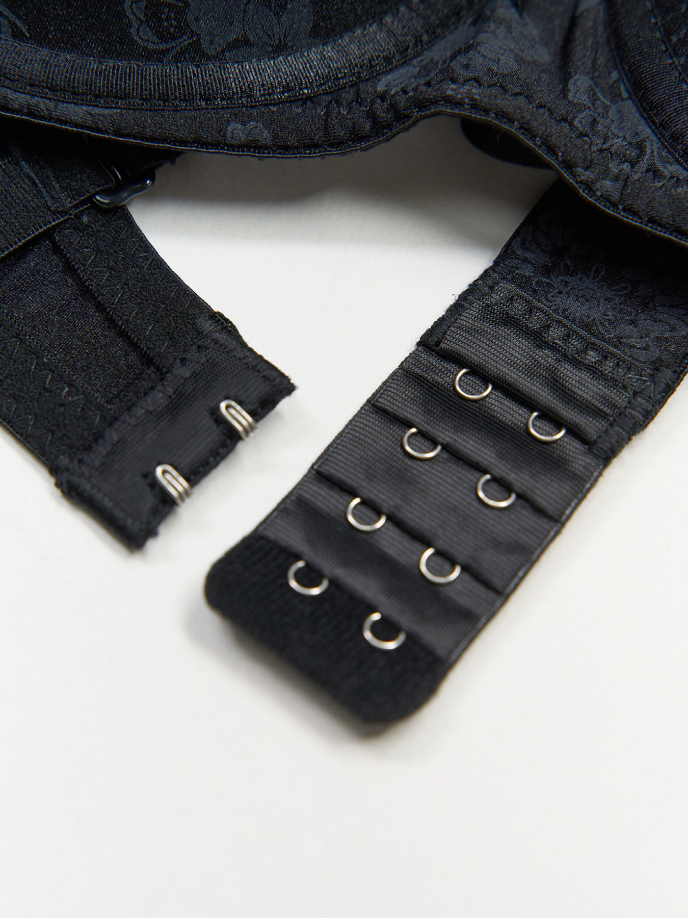 Бюстгальтер ISSA Plus модель BL3-163_черный Фото