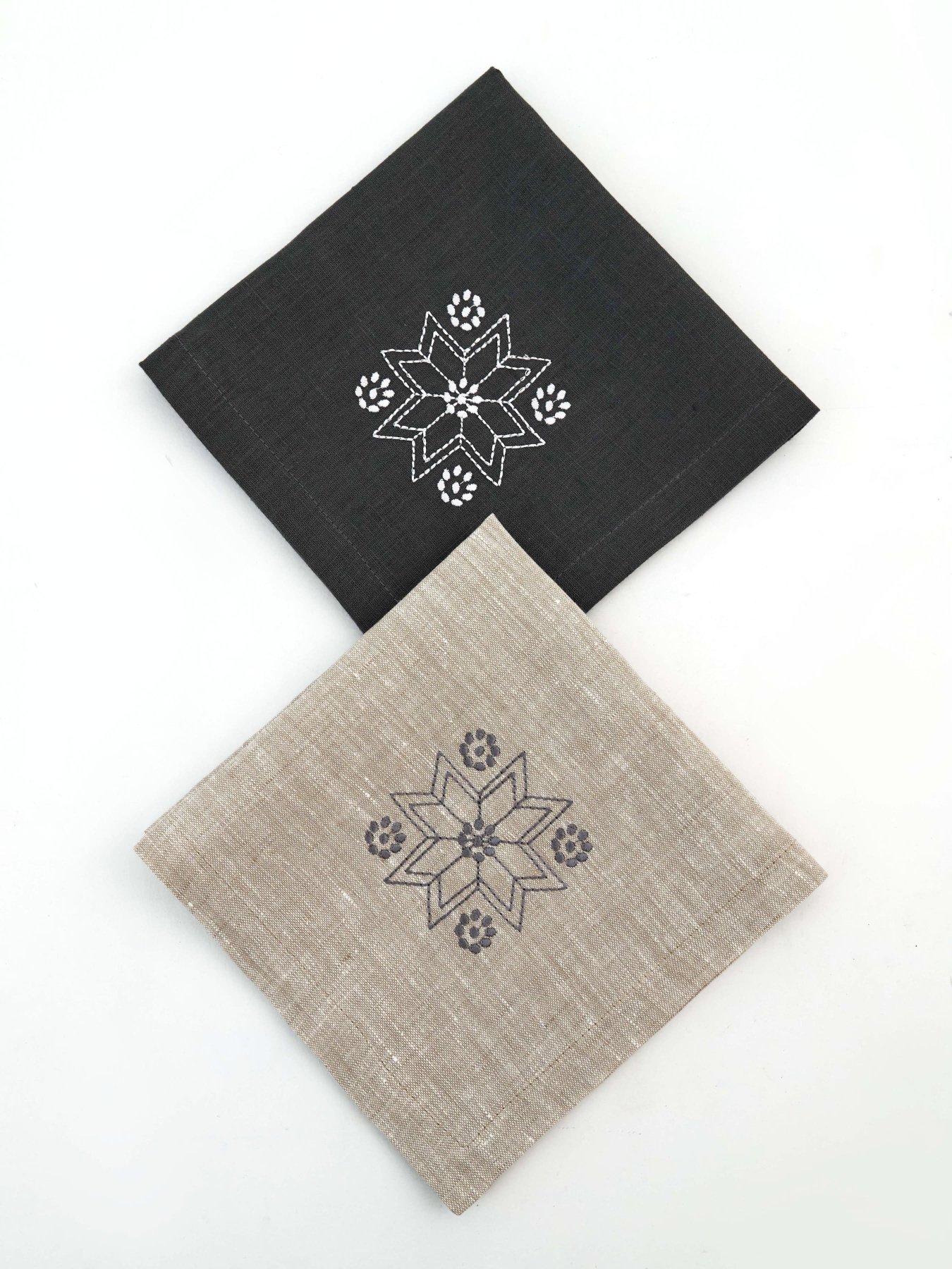 Сет з 2-х столових серветок з льону з машинною вишивкою "Зірка" GNIZDO Модель 2LTNSMEZ Фото