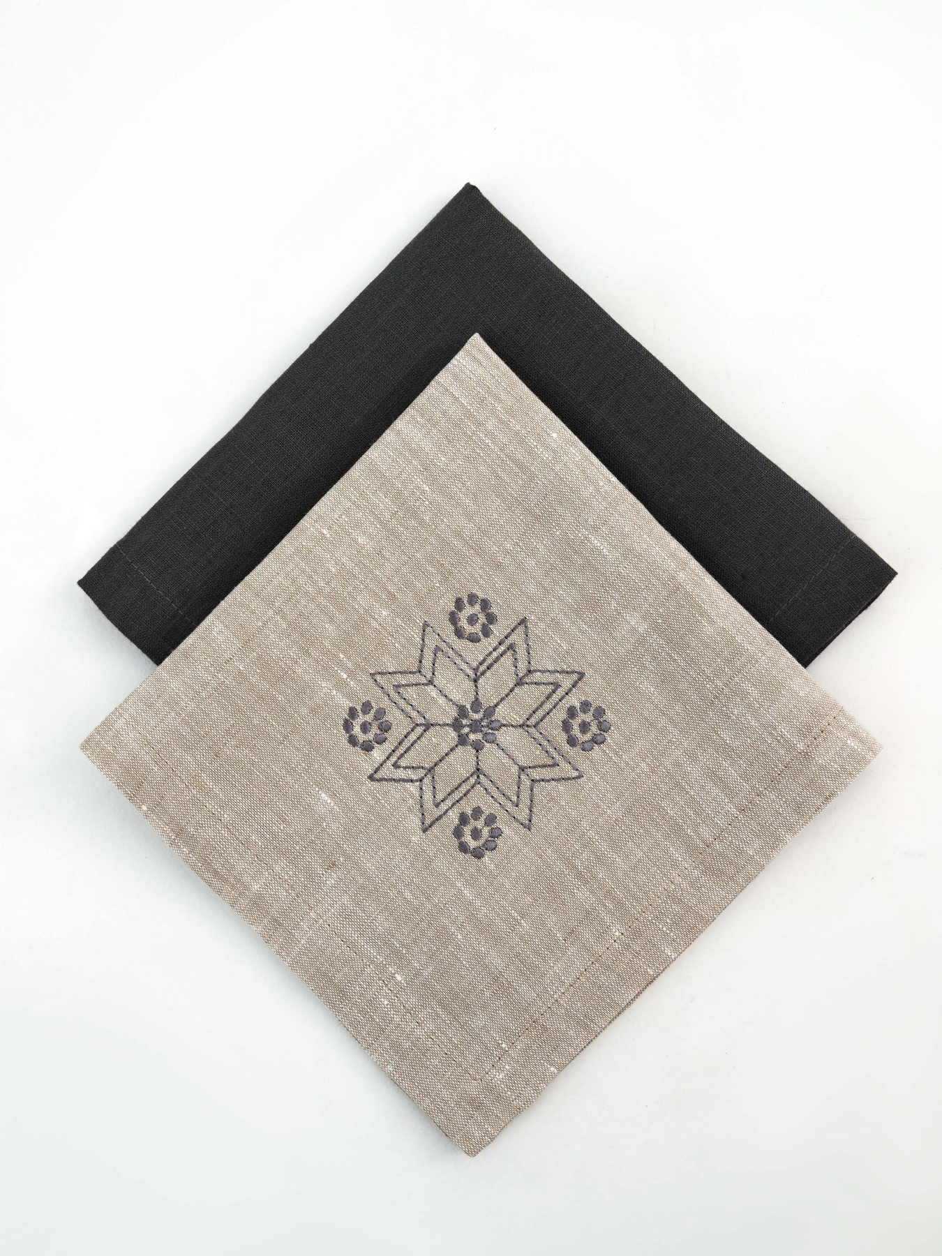 Сет з 2-х столових серветок з льону з машинною вишивкою "Зірка" GNIZDO модель 2LTNSMEZ Фото