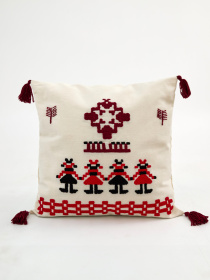 Декоративна подушка з ручною вишивкою та китицями. GNIZDO модель 1CCHEDCETTCCGKI Фото