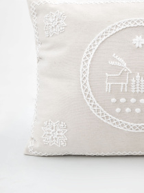 Декоративна подушка зі зйомною наволочкою з ручною вишивкою "Олені" GNIZDO модель 1CCHEDCETTCCGKI Фото