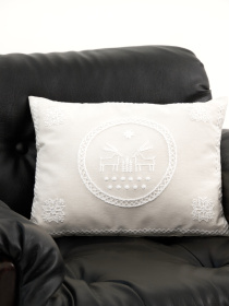 Декоративна подушка зі зйомною наволочкою з ручною вишивкою "Олені" GNIZDO модель 1CCHEDCETTCCGKI Фото