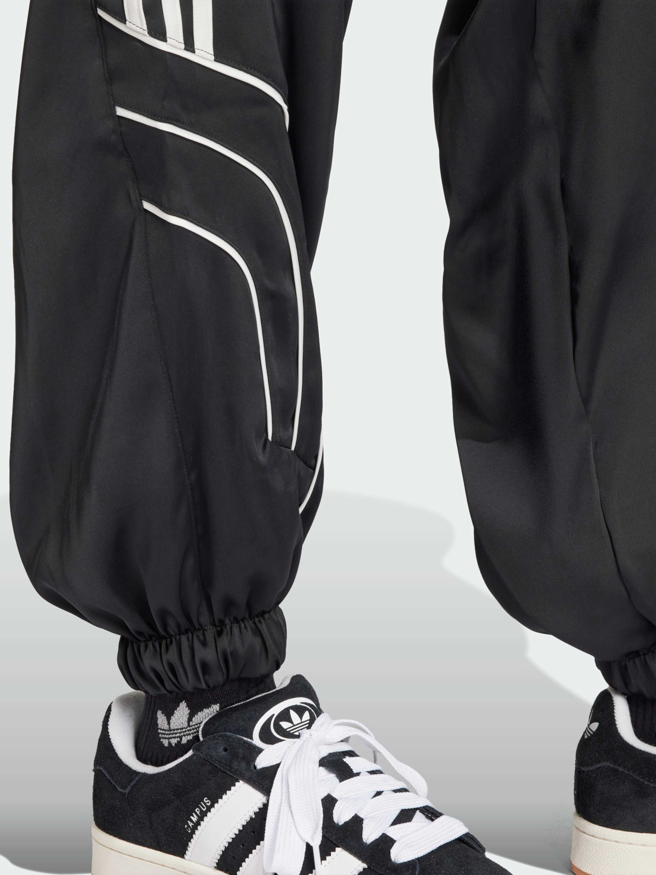 Джогери Adidas Культові силуети модель IW5680 Фото