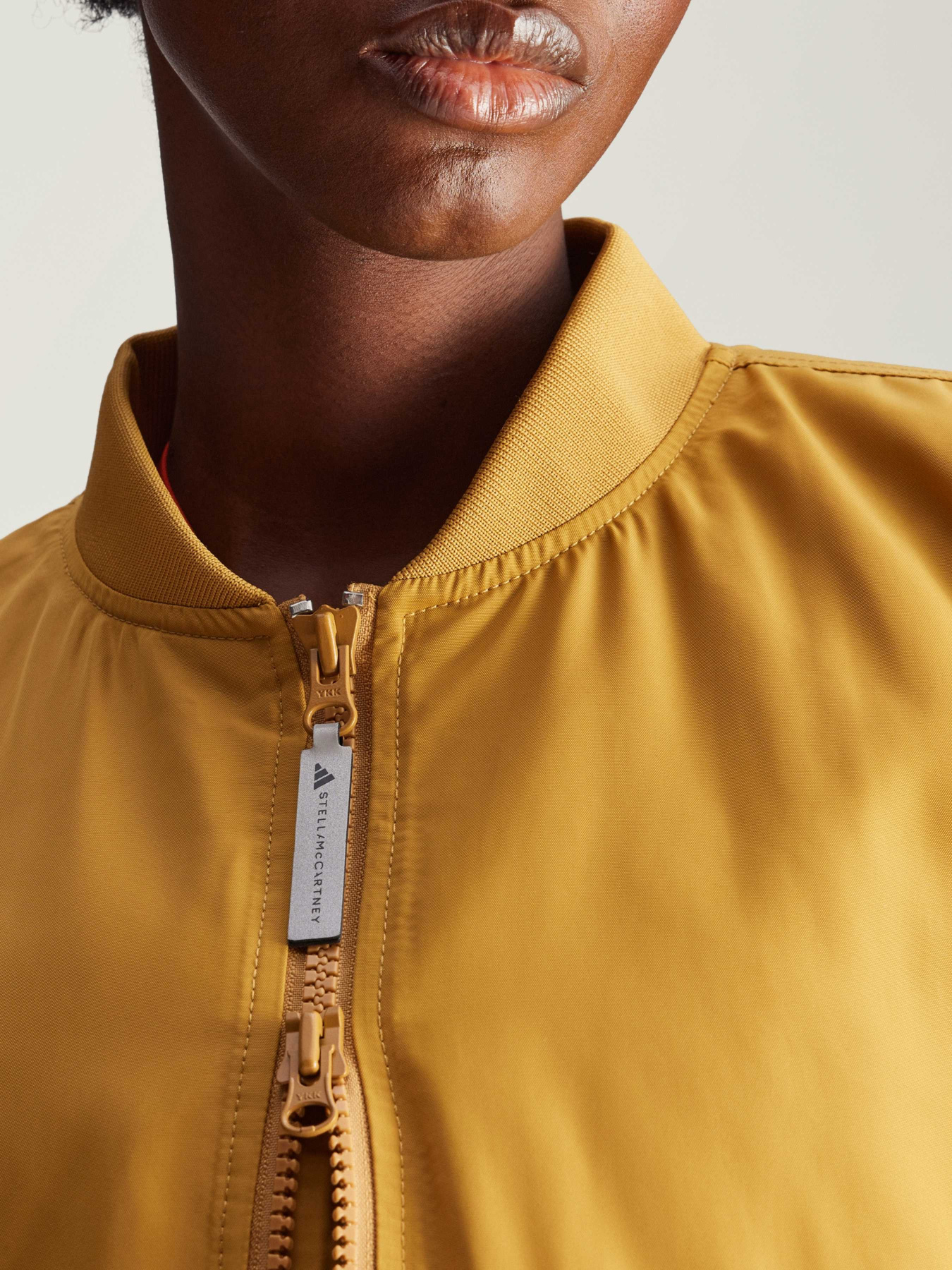 Бомбер Adidas модель IX1630 Фото