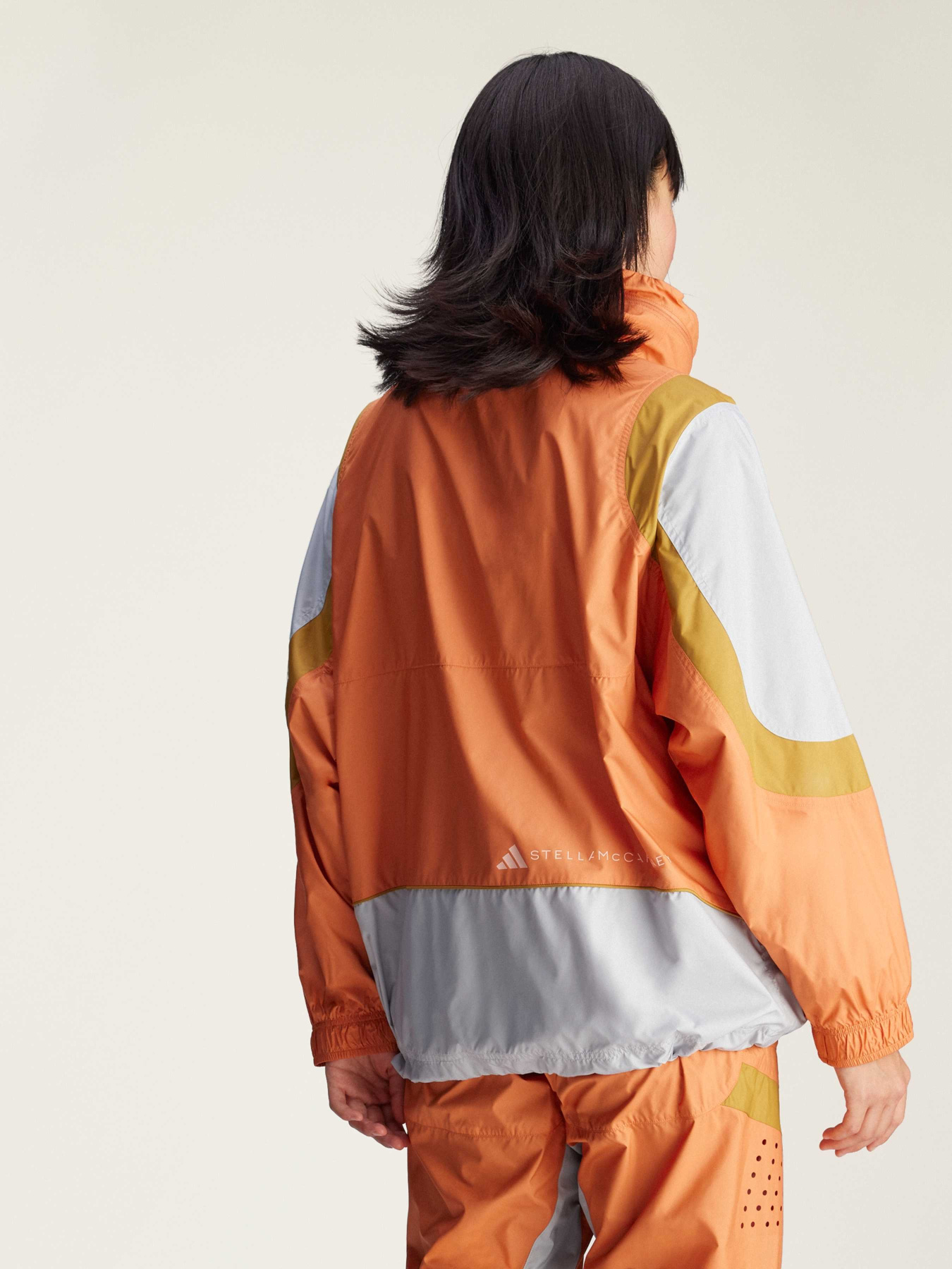 Кофта спортивная Adidas модель IW9926 Фото