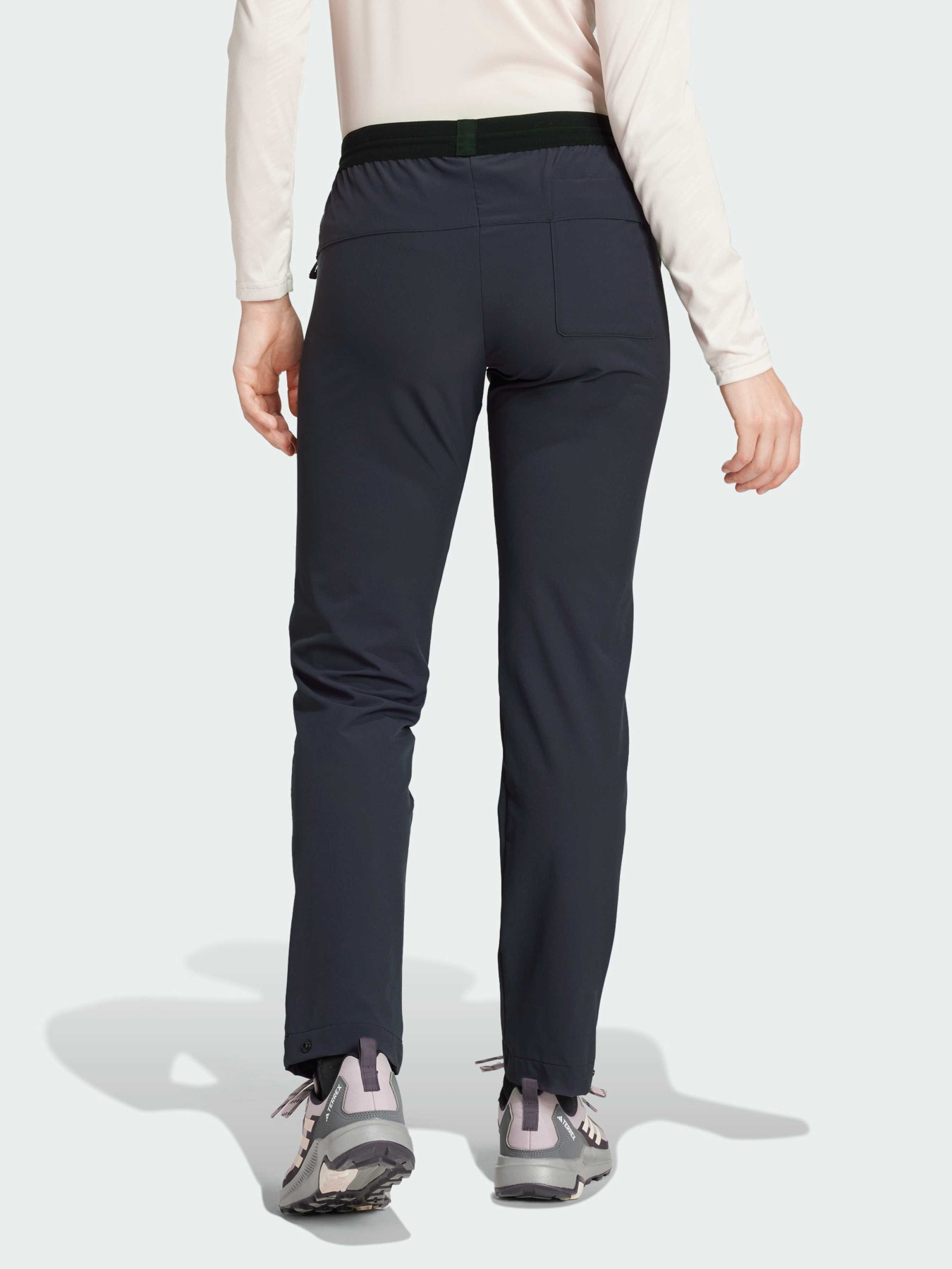 Штаны спортивные Adidas модель IW6595 Фото