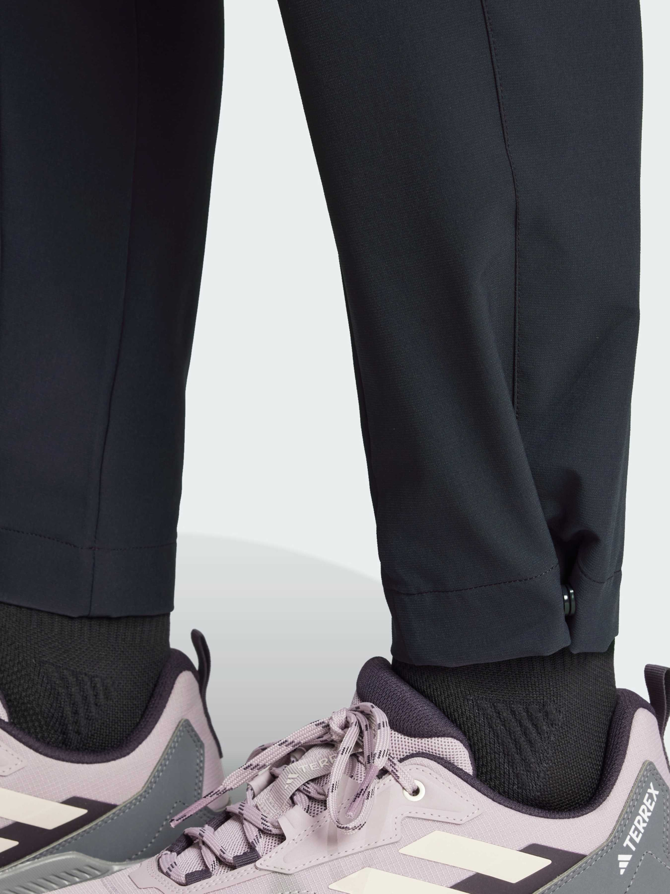 Штаны спортивные Adidas модель IW6595 Фото