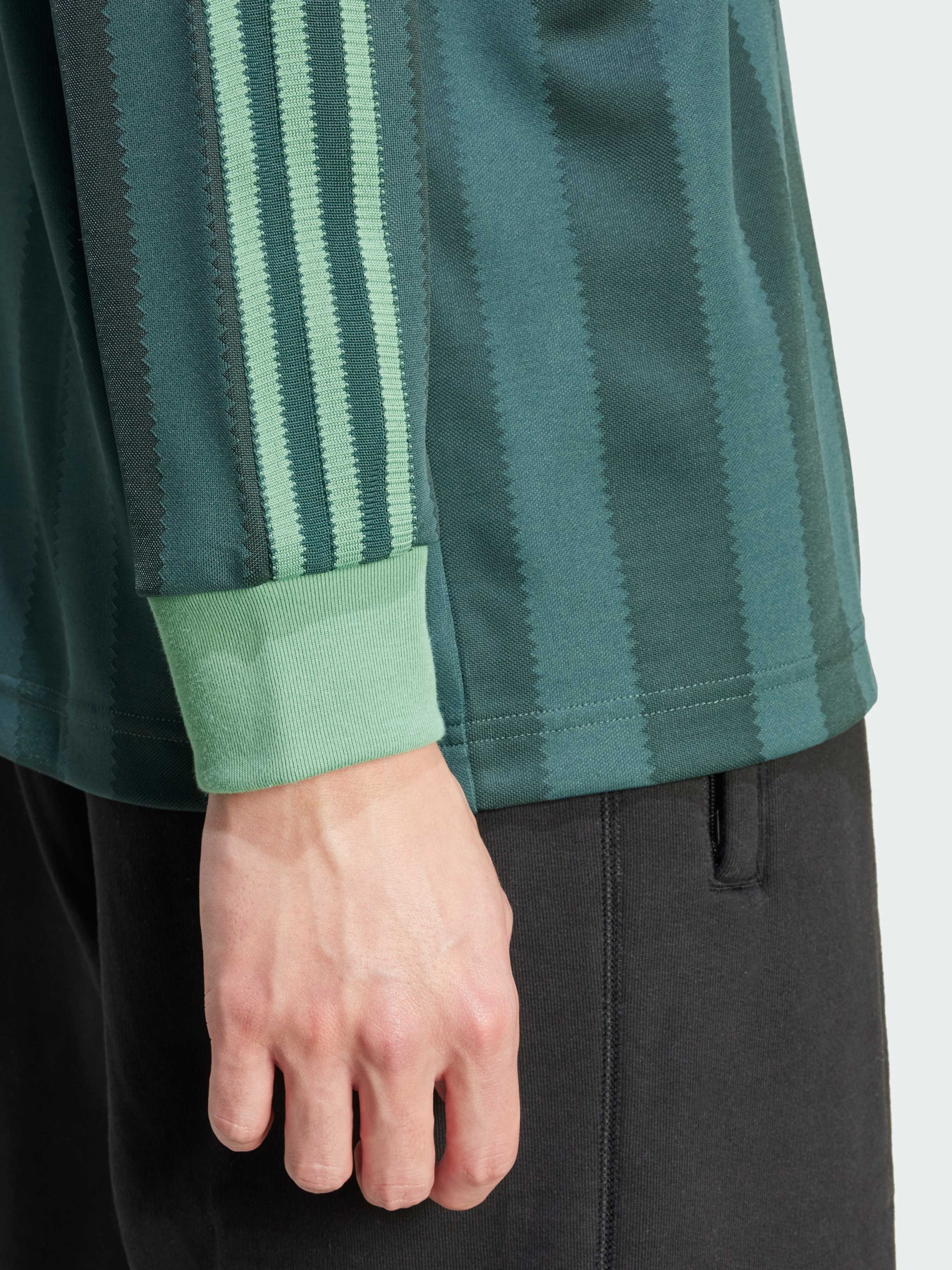 Поло Adidas модель IW3243 Поло Adidas модель IW3243 Фото