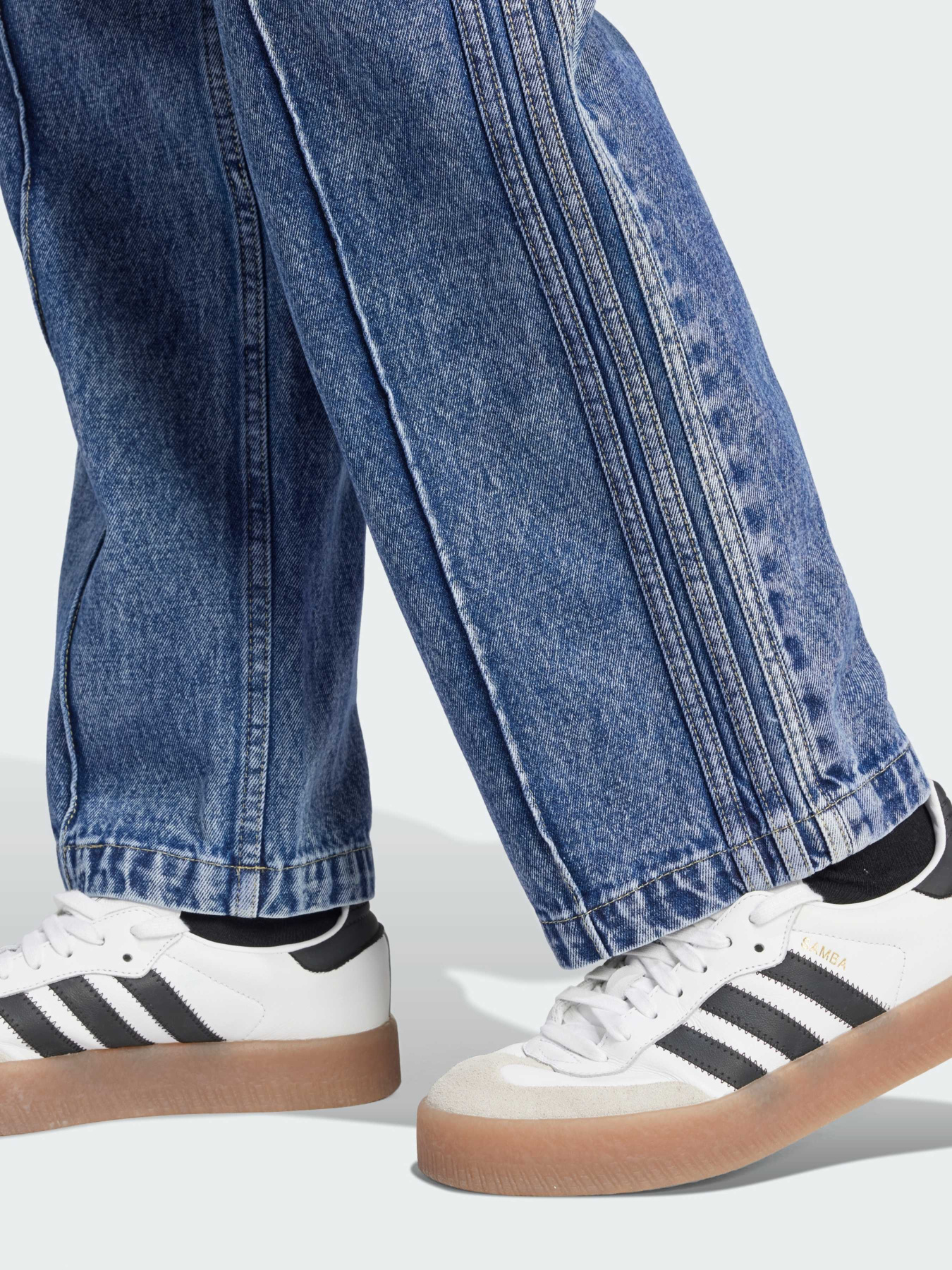 Прямые джинсы Adidas модель IW5758 Фото