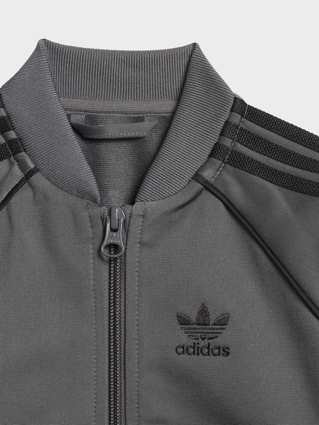 Спортивний костюм Adidas модель IJ5404 Спортивний костюм Adidas модель IJ5404 Фото