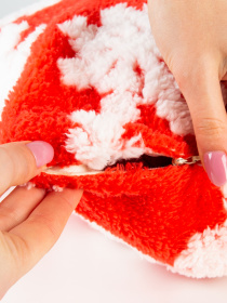 Новогодняя декоративная подушка красная MBM HOME модель DH-NY-69 RED Новогодняя декоративная подушка красная MBM HOME модель DH-NY-69 RED Фото