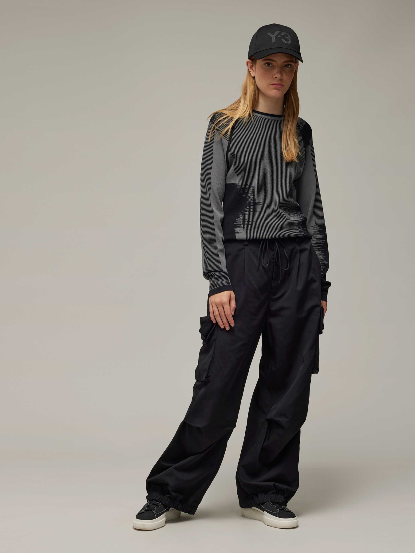 Джемпер Adidas модель IR6261 Джемпер Adidas модель IR6261 Фото