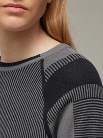 Джемпер Adidas модель IR6261 Джемпер Adidas модель IR6261 Фото