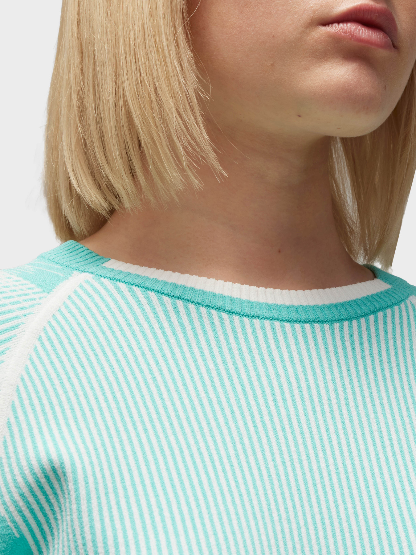 Джемпер Adidas модель IV7759 Фото