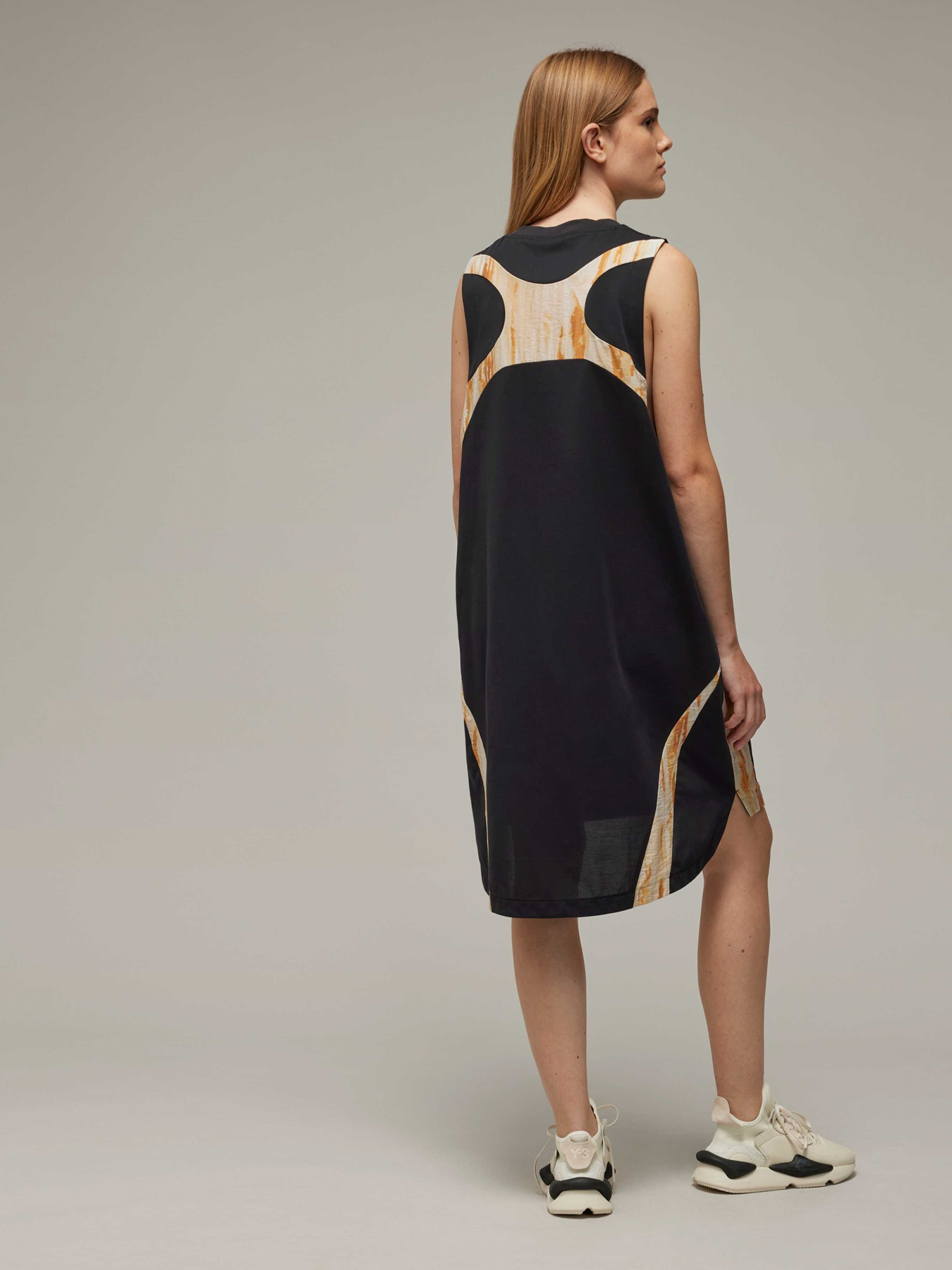 Платье мини Adidas модель IR6244 Фото