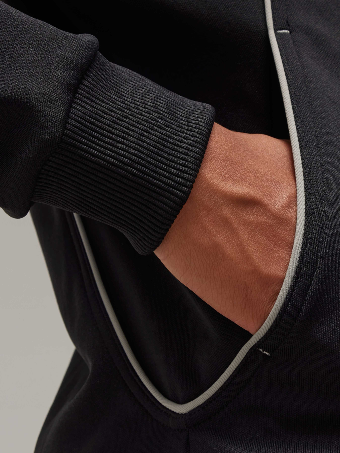 Кофта Adidas модель IV5614 Кофта Adidas модель IV5614 Фото