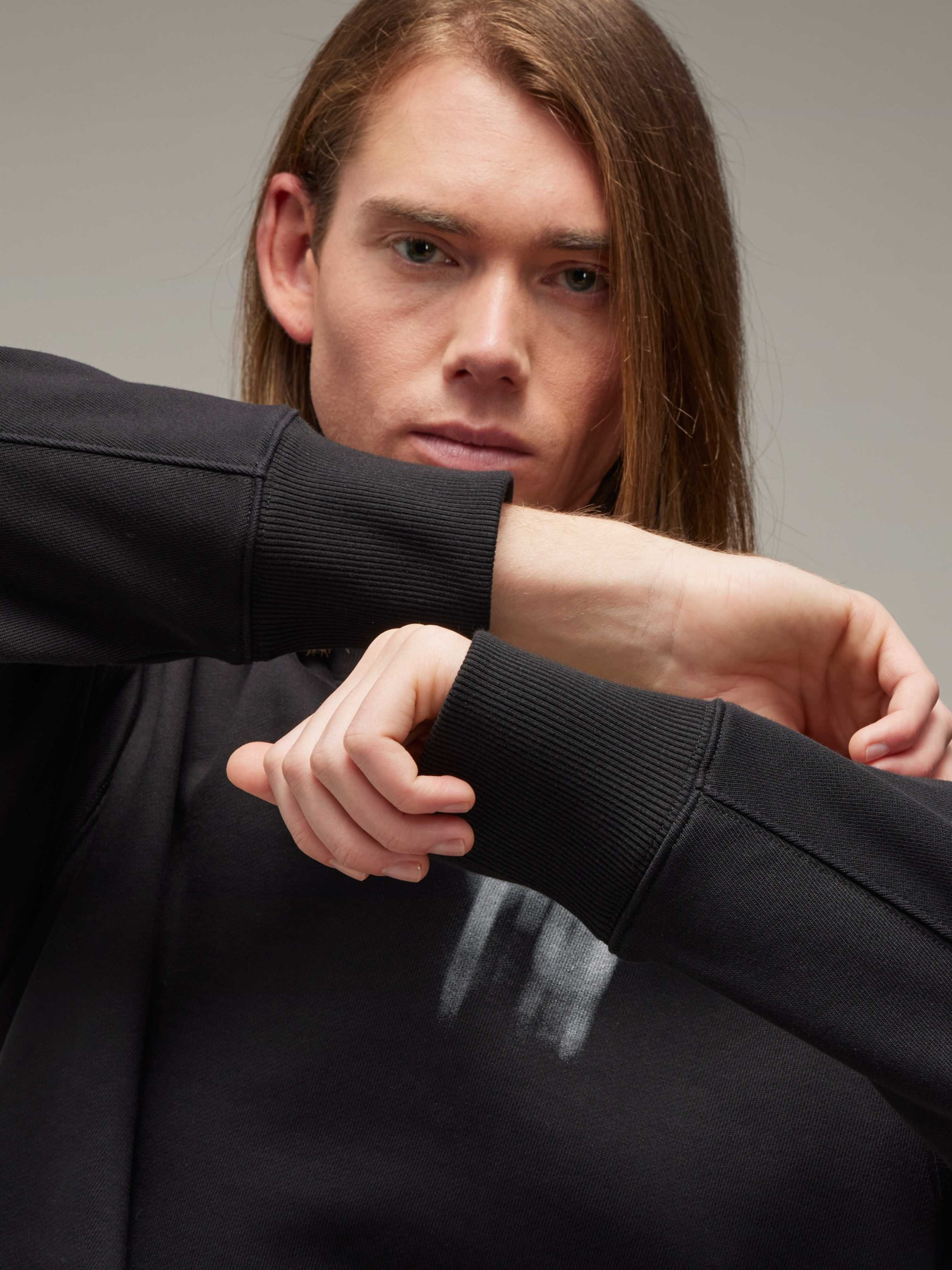 Свитшот Adidas модель IZ3171 Фото