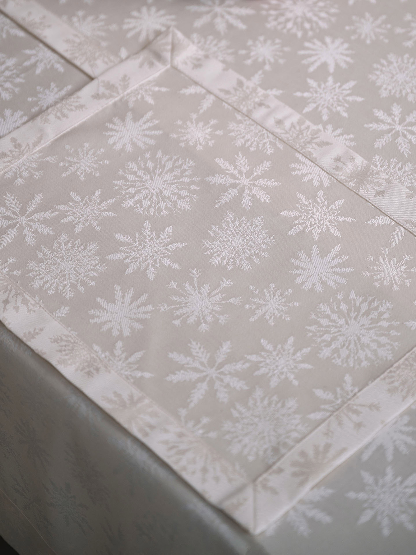 Новорічний комплект серветок "Сніжинки" 2шт. Едельвіка модель 251-23-00 Фото