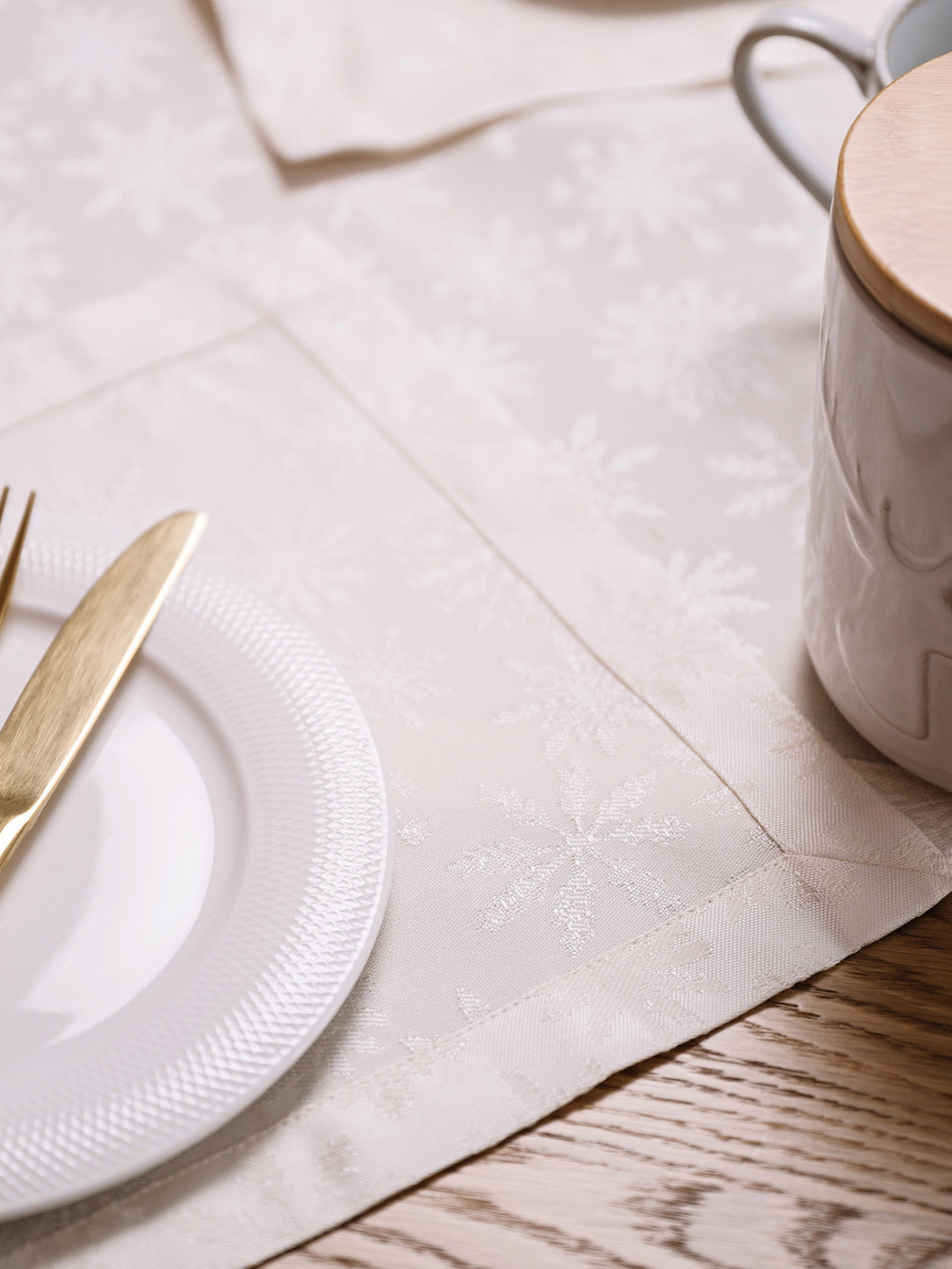 Новорічний комплект серветок "Сніжинки" 2шт. Едельвіка модель 251-23-00 Фото