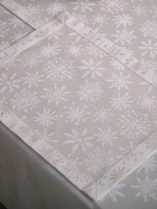 Новорічний комплект серветок "Сніжинки" 2шт. Едельвіка модель 251-23-00 Фото