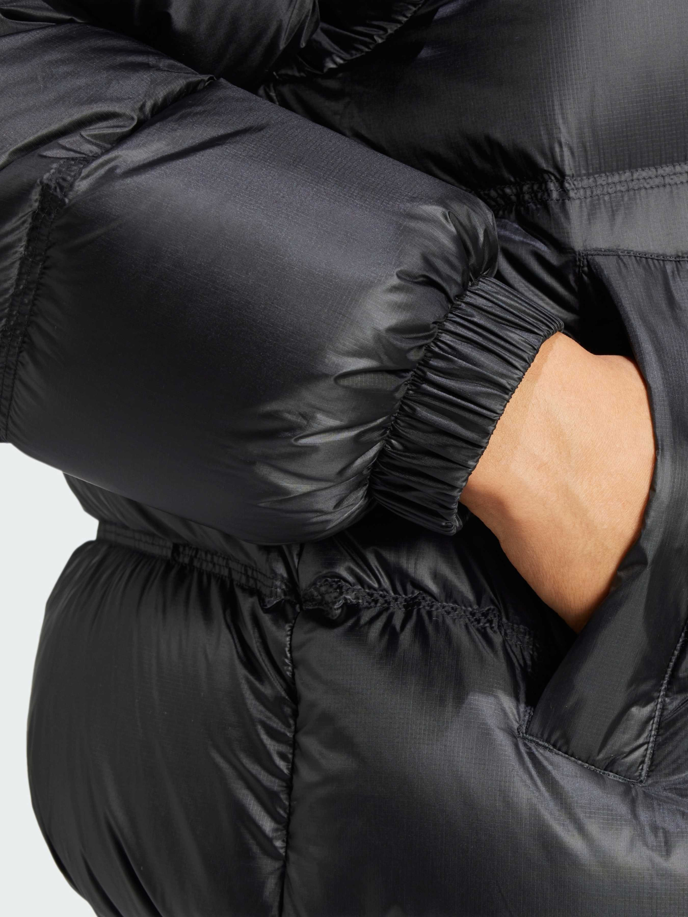 Пуховик Adidas модель IW5867 Фото