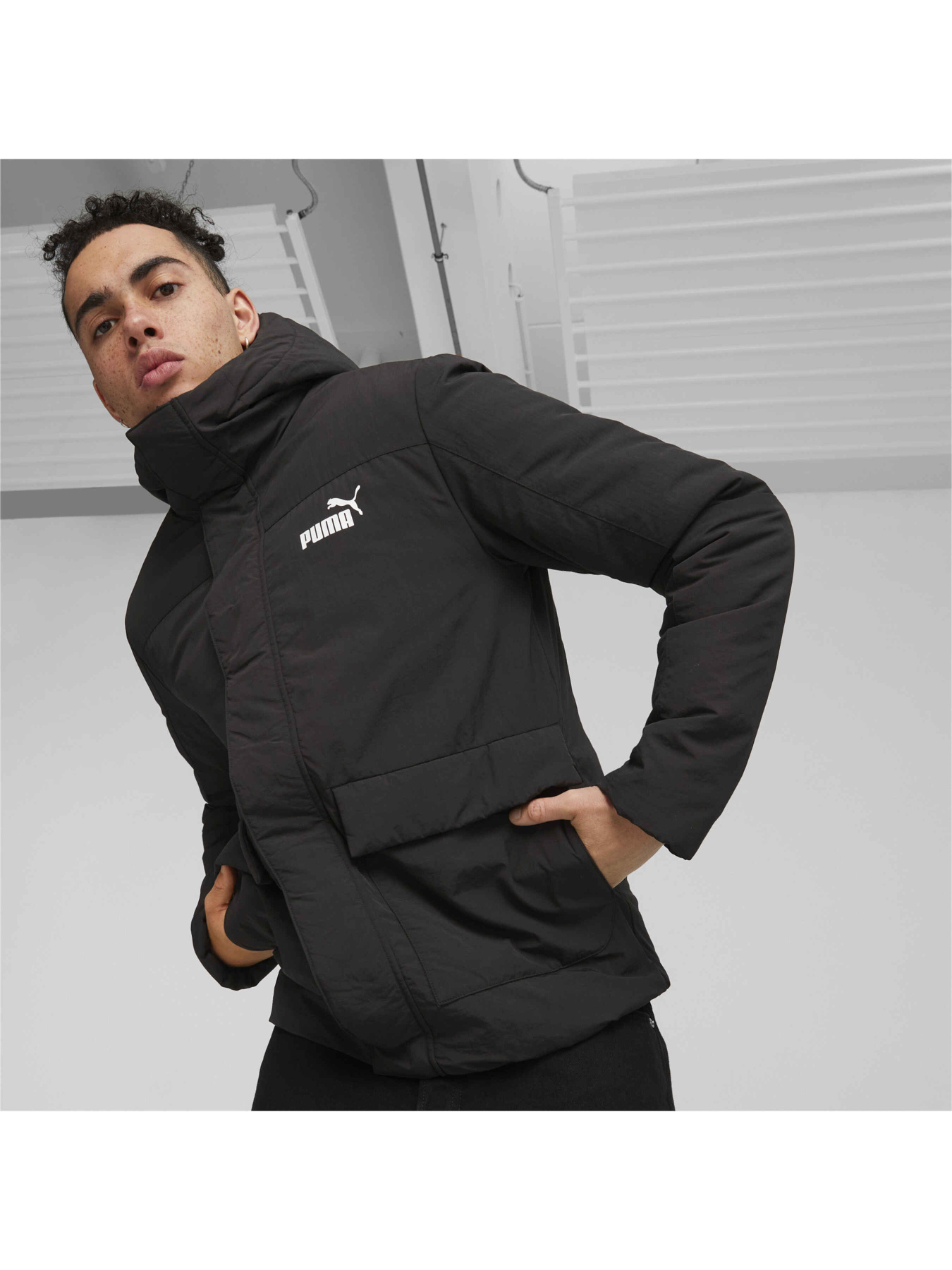 Демисезонная куртка PUMA Hooded Padded Jacket модель 675382 Фото