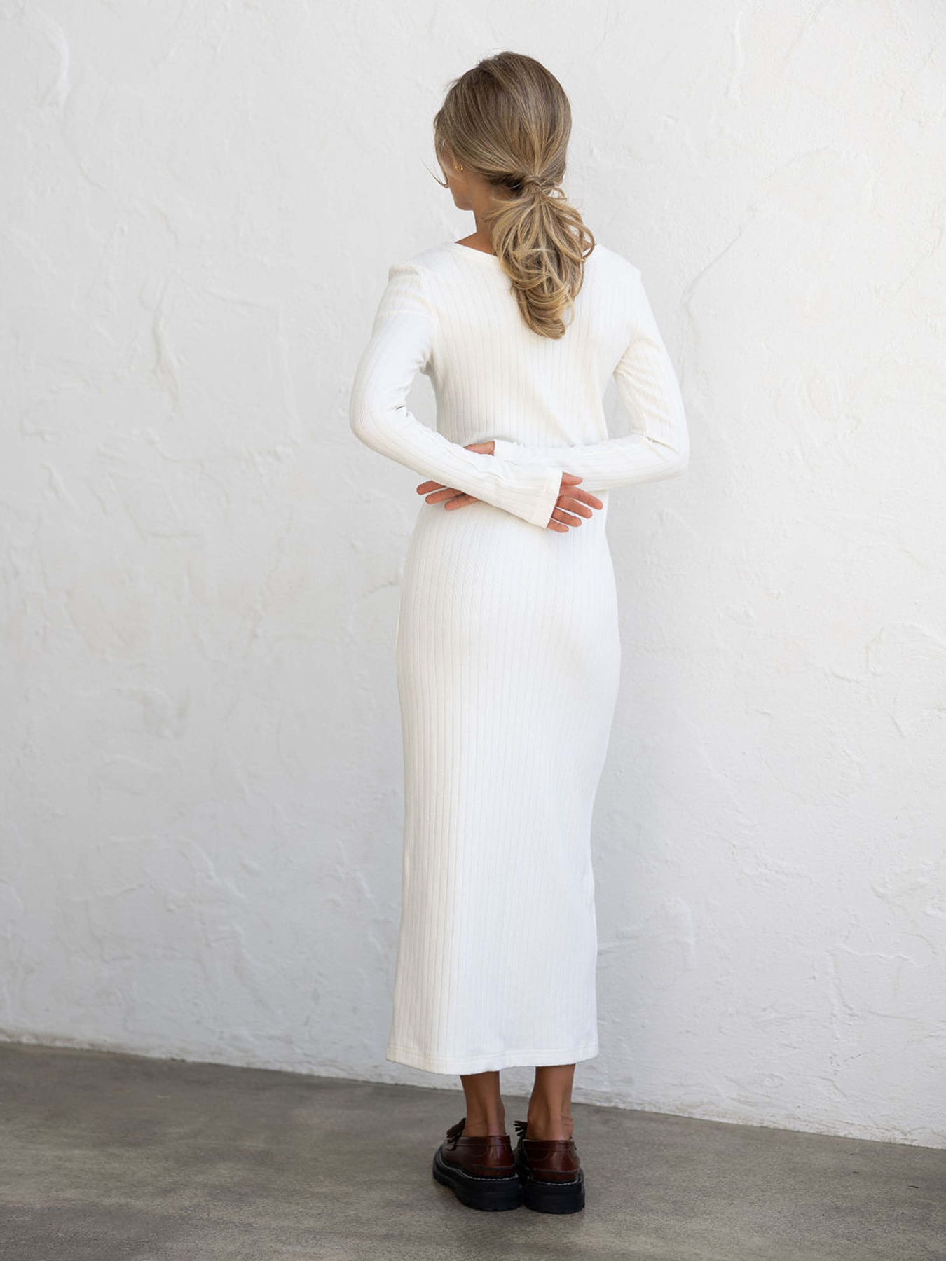 Платья FloveTouch Midi модель Suknia_midi_W1 Фото