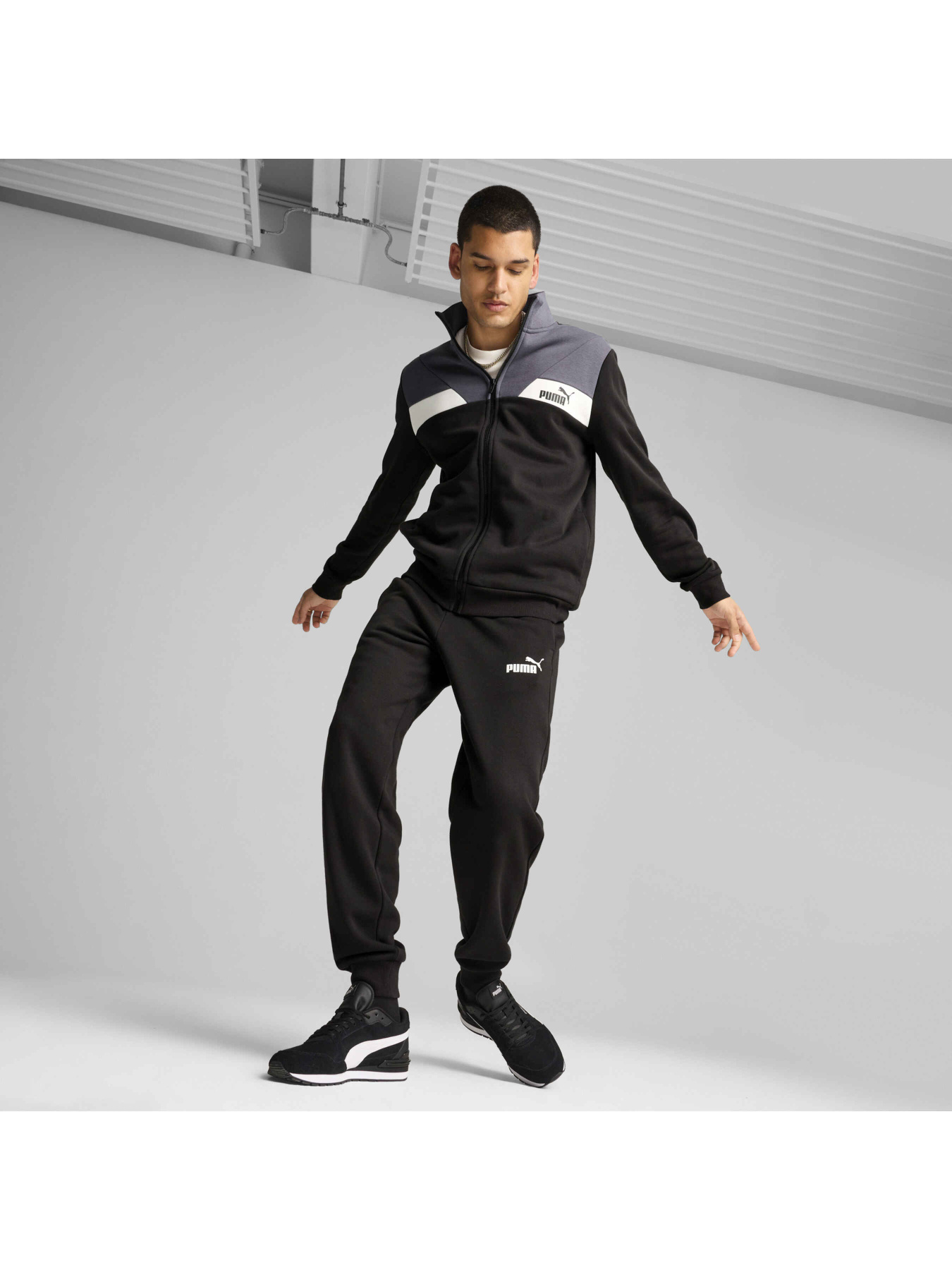 Спортивный костюм PUMA Power Suit модель 681900 Фото