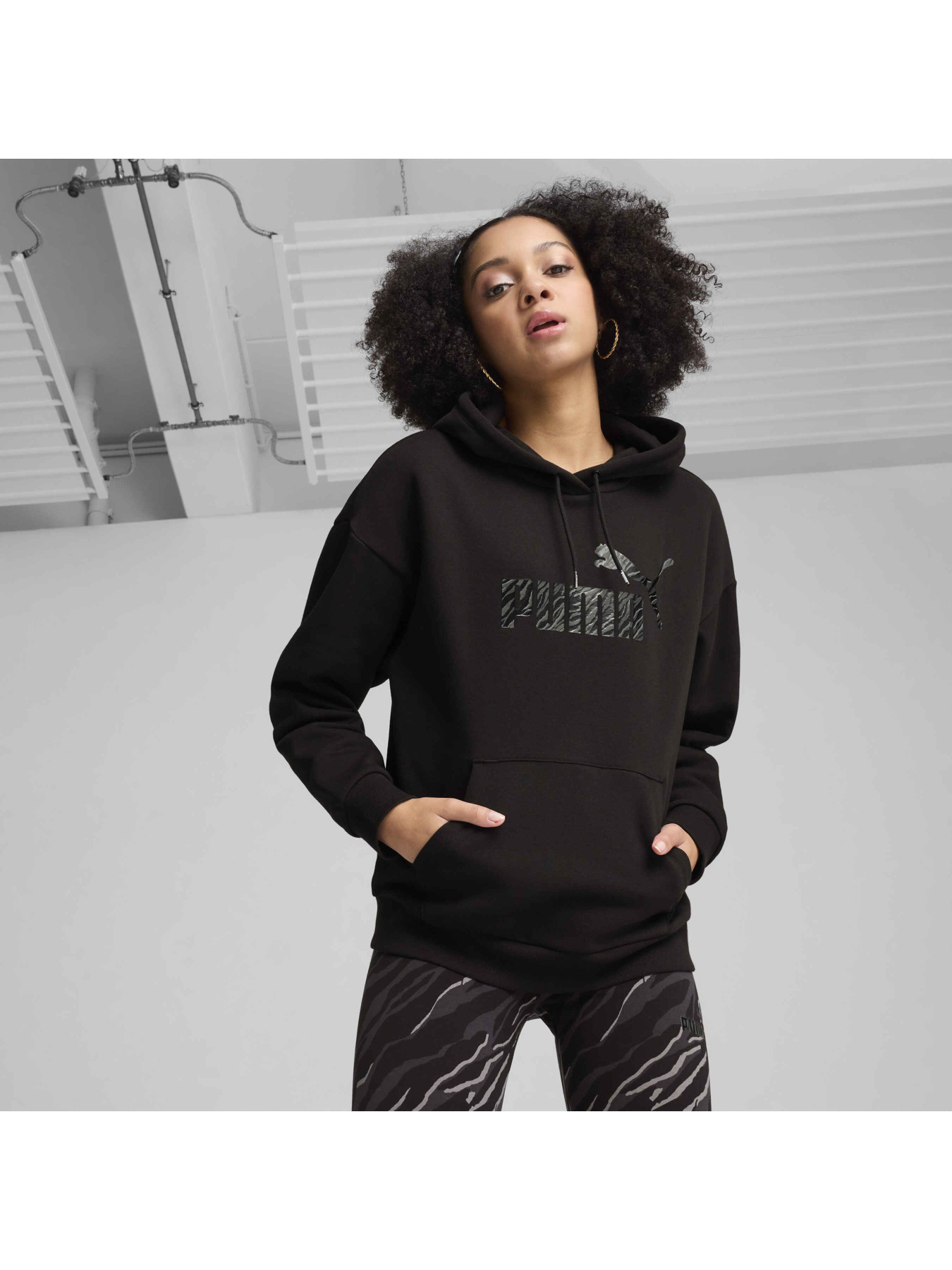 Худи PUMA Ess+ Animal Hoodie Fl модель 681492 Фото