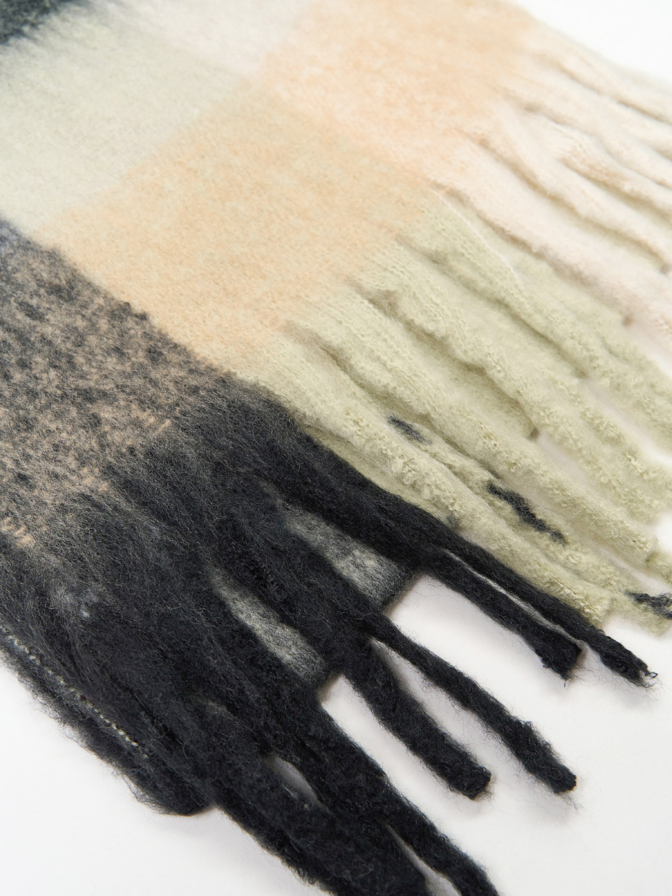 Шарф ISSA Plus модель SH-61_черный_бежевый Фото